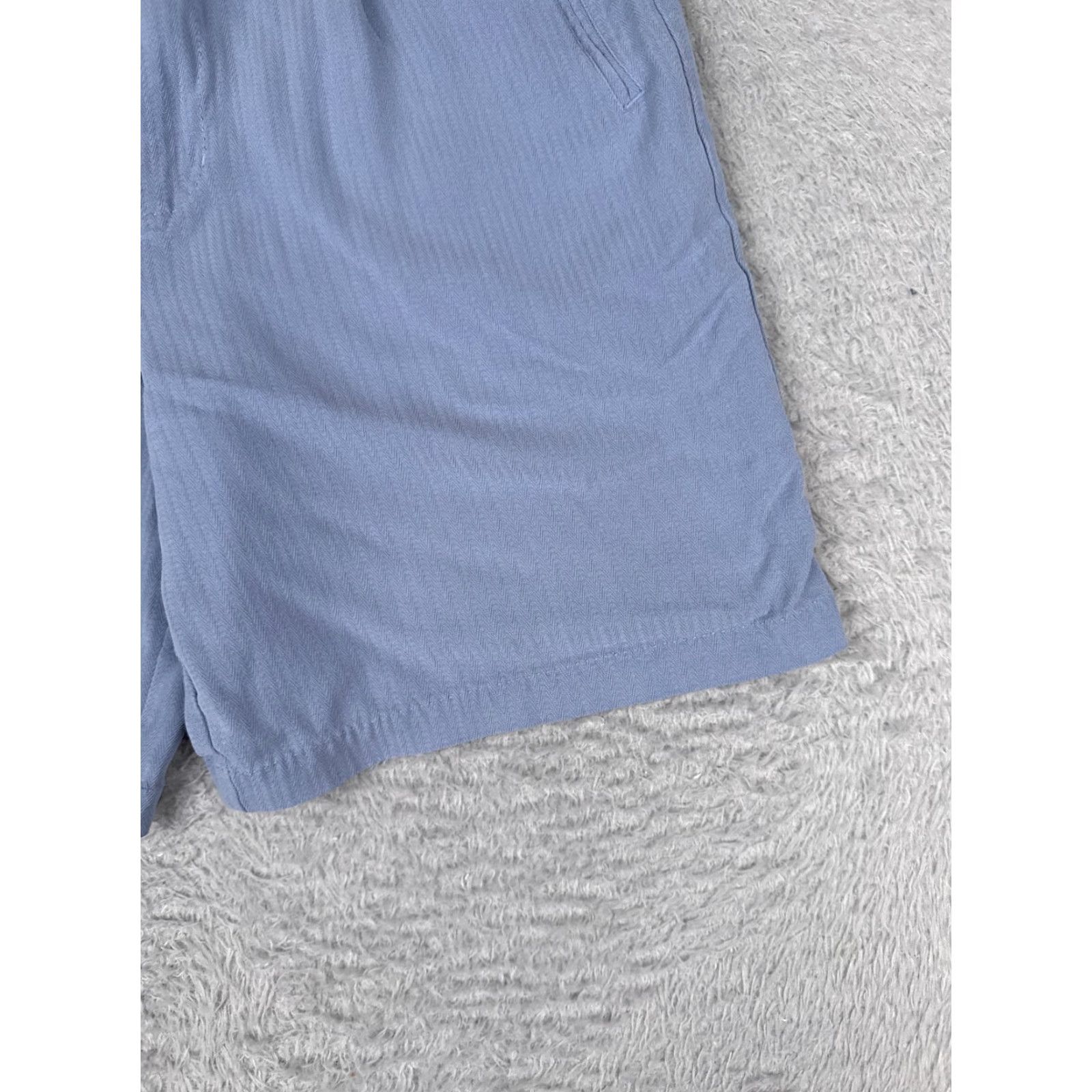 Tommy Bahama VINTAGE Tommy Bahama Shorts Womens 12 Blue 100% Silk Bermuda Beach Vacation Travel Size 34" / US 12 / IT 48 - 2 Thumbnail