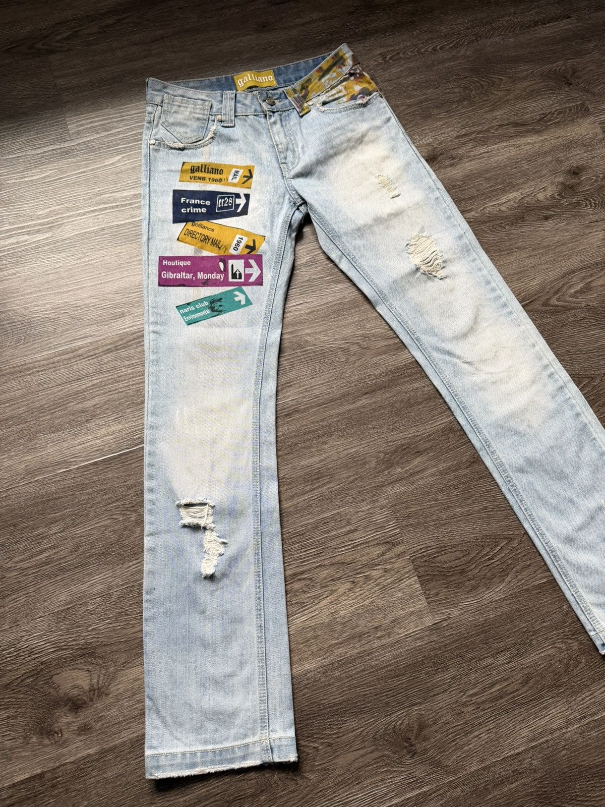 John Galliano Rare John galliano Street Signs Multi Patch Denim Jeans Size US 28 / EU 44 - 3 Thumbnail