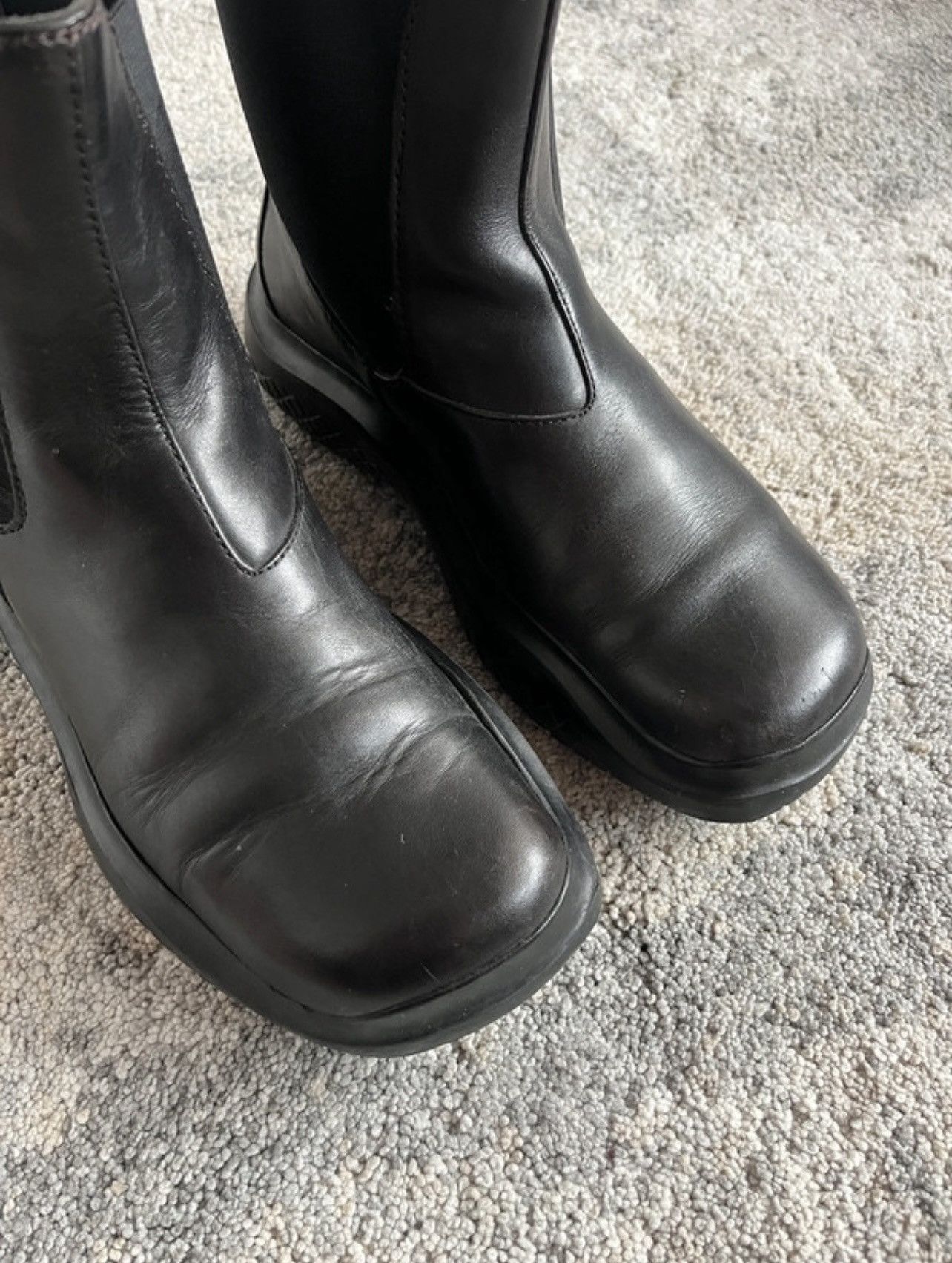 Prada Prada 1999 Chelsea shoes with vibram soles Size US 7.5 / IT 37.5 - 6 Thumbnail