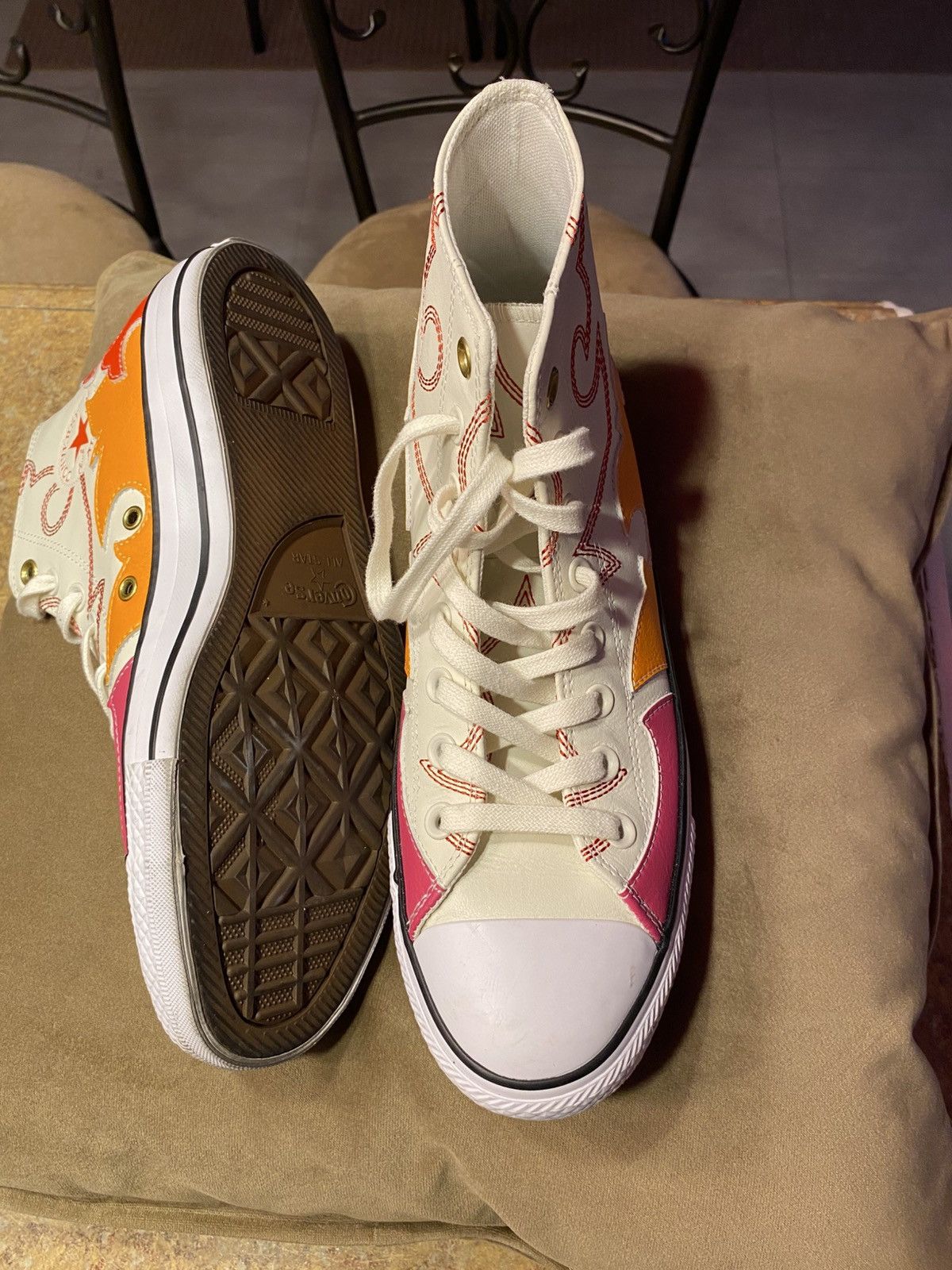Converse Women/mens Size US 11 / IT 41 - 3 Thumbnail