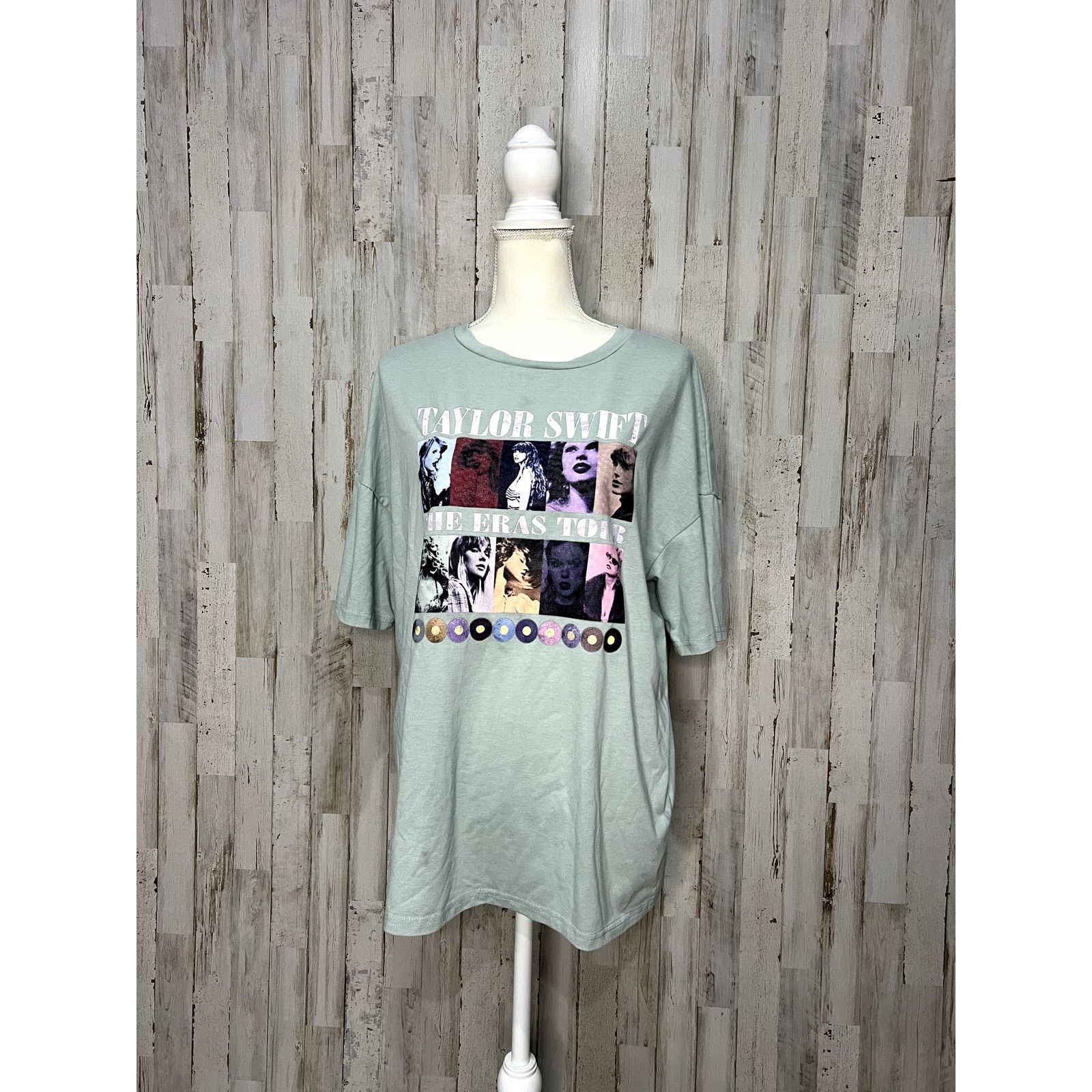 The Unbranded Brand Taylor Swift The Eras Tour Graphic T-Shirt Women's Medium Size M / US 6-8 / IT 42-44 - 1 Thumbnail