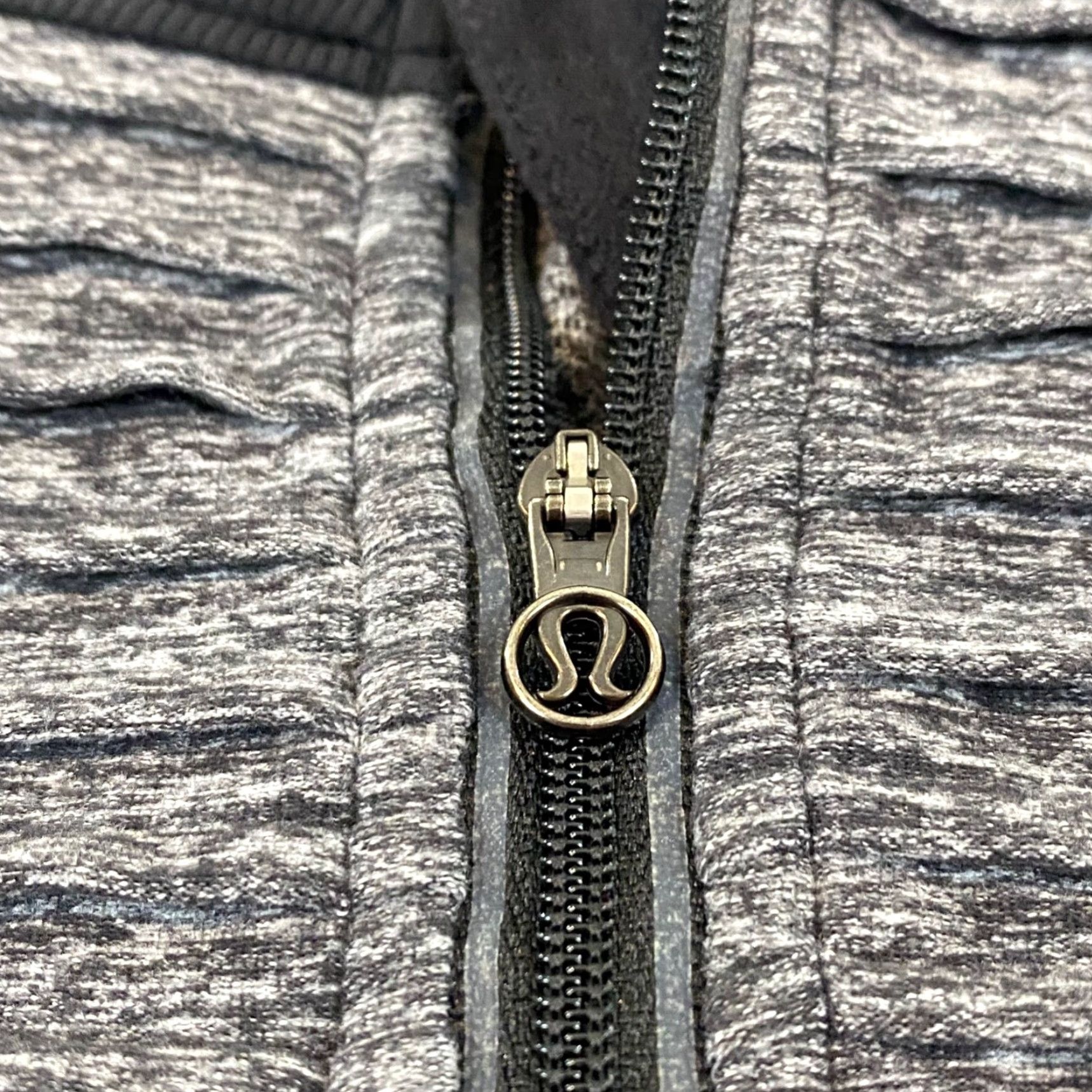 Lululemon Lululemon Jacket Womens 8 Gray Black Running Ruffles 1/2 Zip Activewear Pullover Size M / US 6-8 / IT 42-44 - 2 Thumbnail