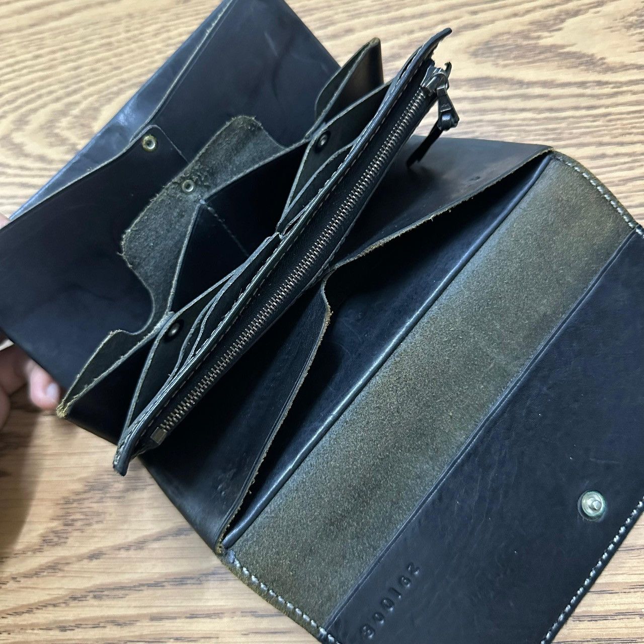 Japanese Brand Vintage Artisan Leather Wallet w/ Riri Zip & HATO Size ONE SIZE - 9 Thumbnail