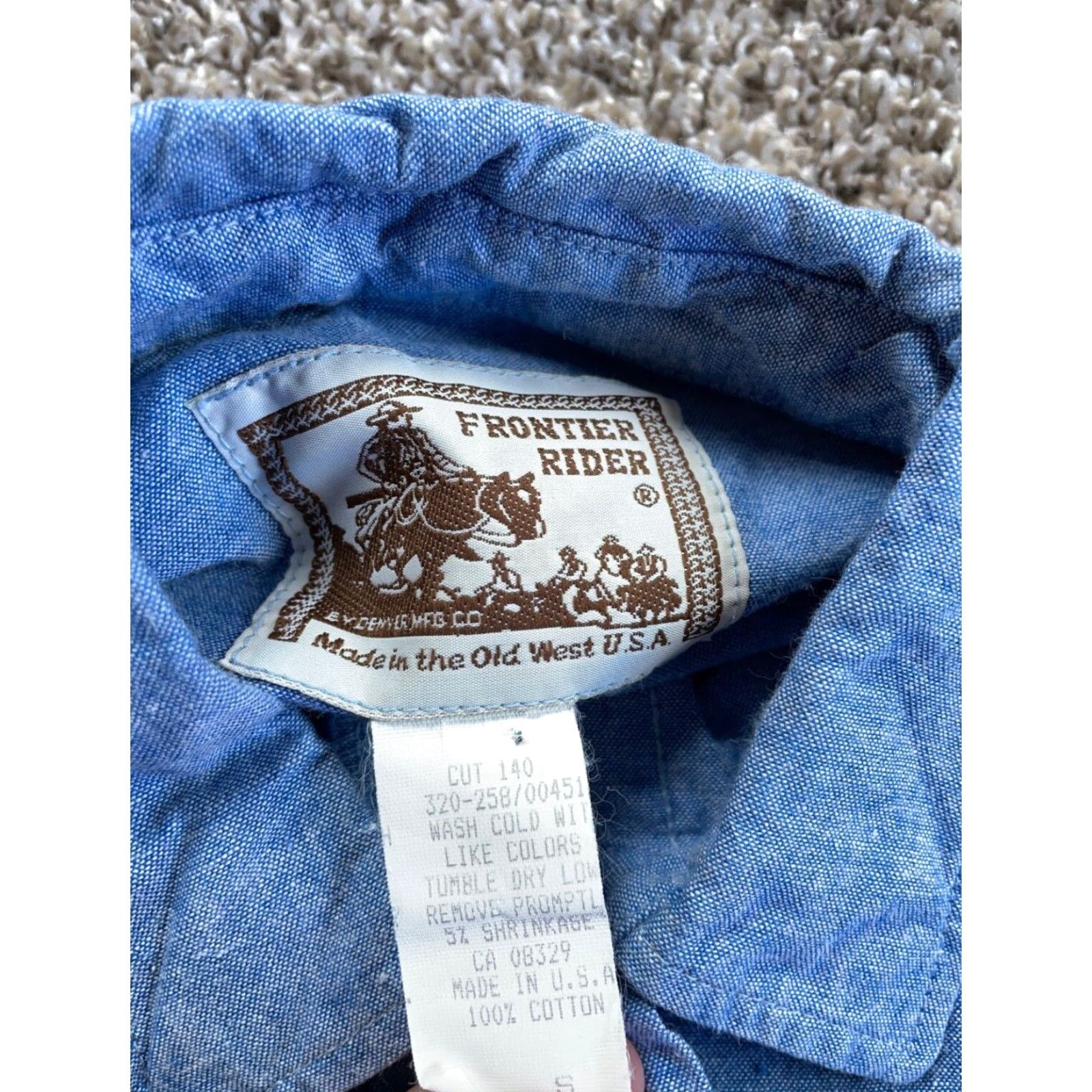 Vintage VINTAGE Western Chambray Shirt Women's Small Blue Cotton Button-Up 90s Cowboy Womens Size S / US 4 / IT 40 - 4 Thumbnail