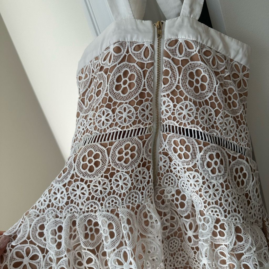 Zara Chic White Lace Halter Mini Dress Size S / US 4 / IT 40 - 8 Thumbnail