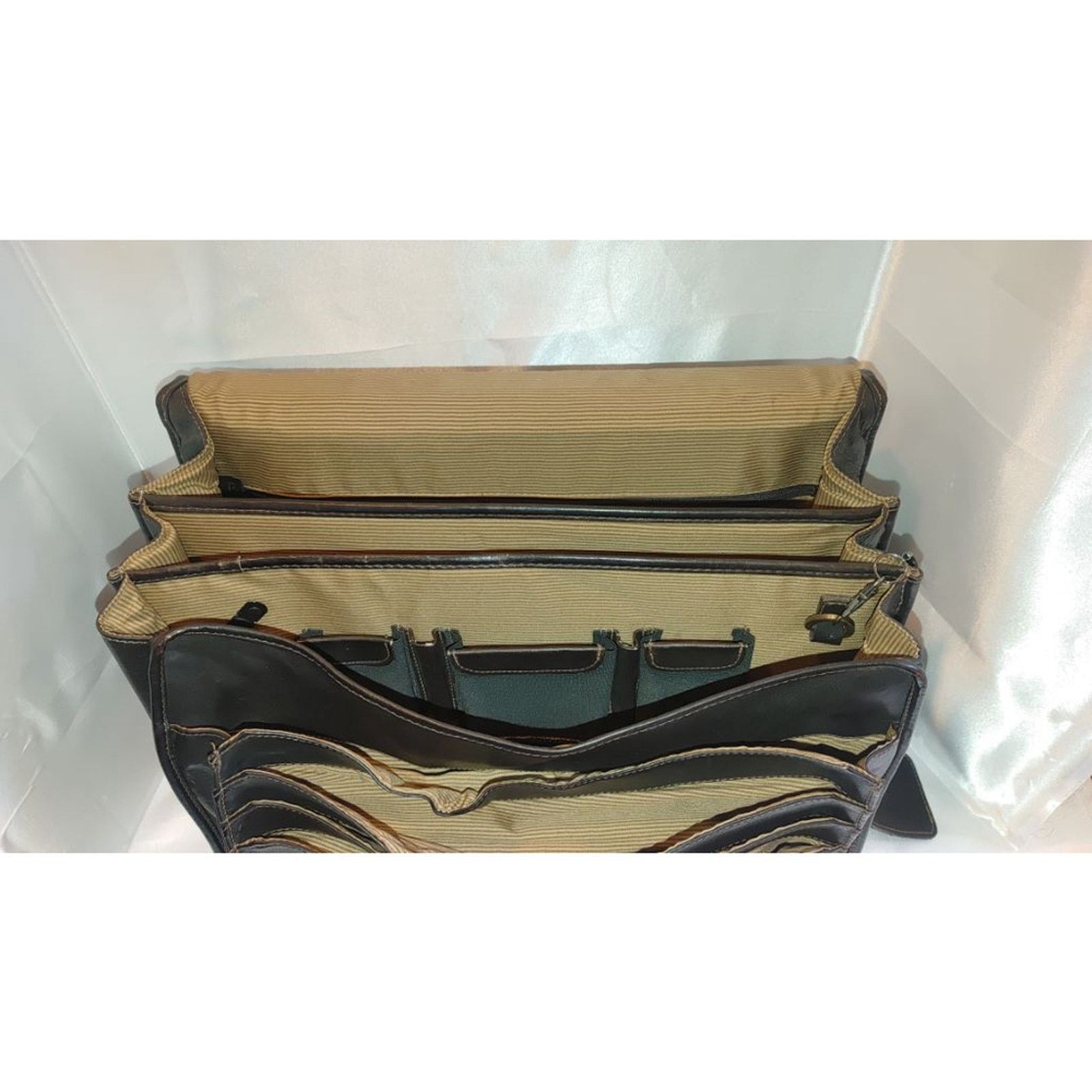 Santa Rosa Santa Fe Airline Int.'l DILANA Flapover Leather Satchel Size ONE SIZE - 10 Thumbnail
