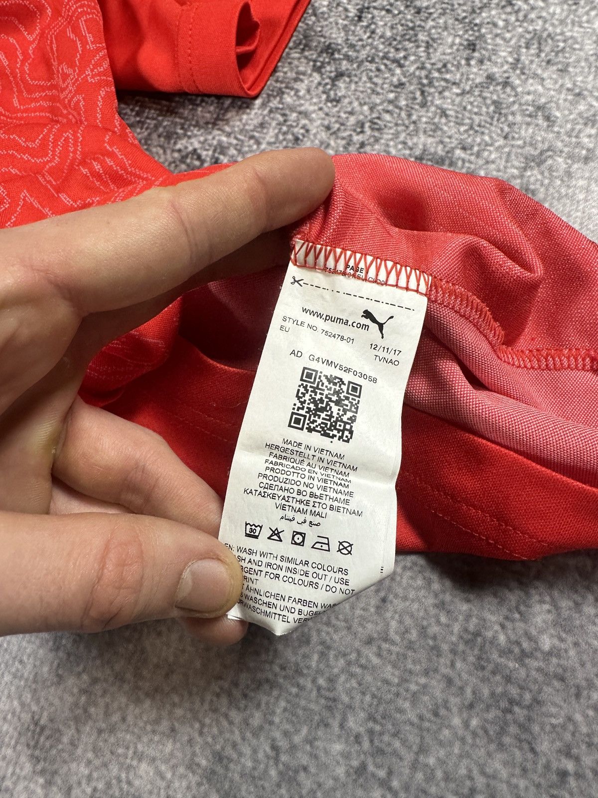 Puma Puma Suisse Soccer Jersey Blokecore Streetwear Rare Style XL Size US XL / EU 56 / 4 - 5 Thumbnail
