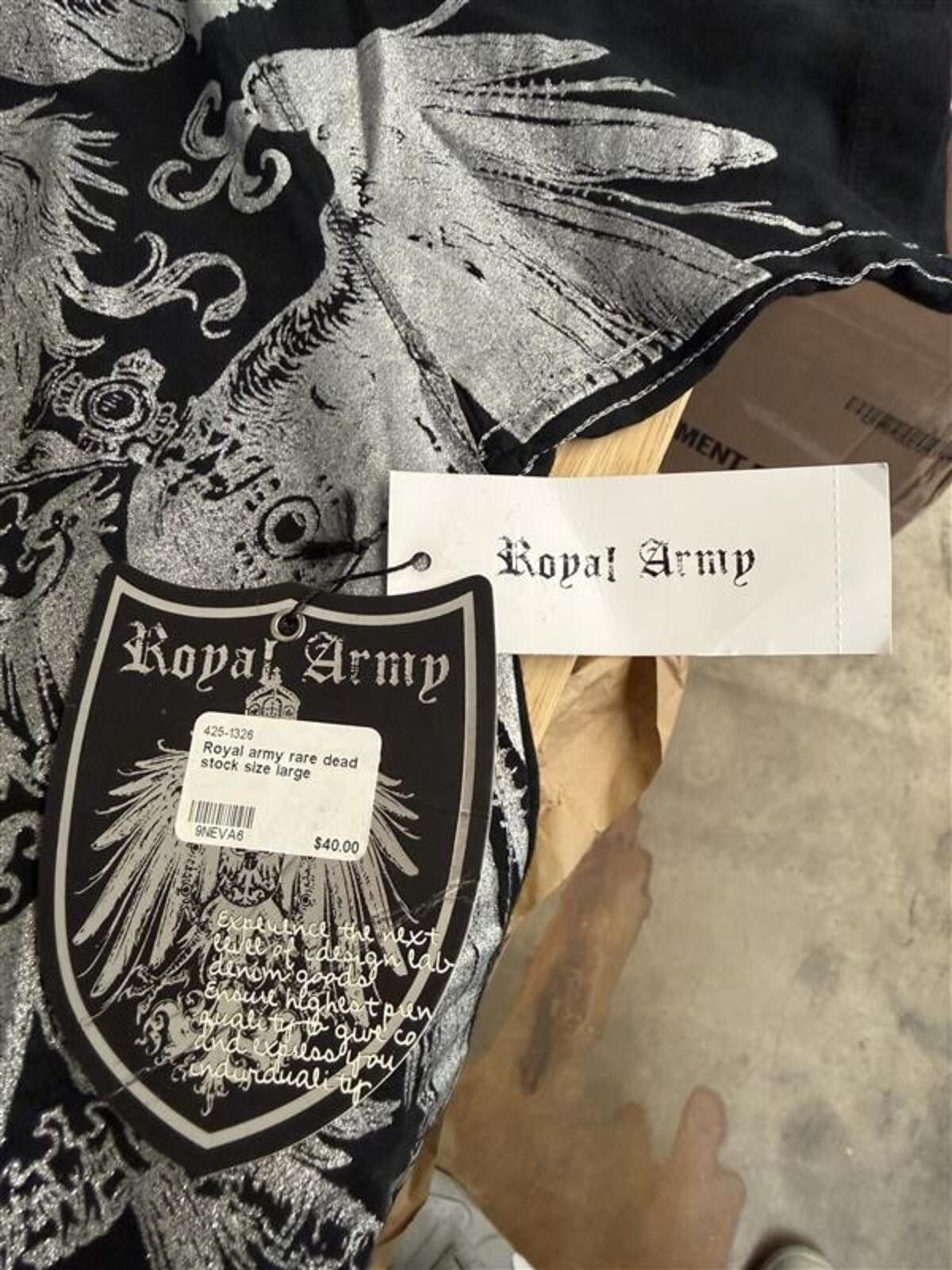 Other 2023 Royal Army Eagle Crest Graphic Tee Deadstock Size L Y2K Size US L / EU 52-54 / 3 - 3 Thumbnail