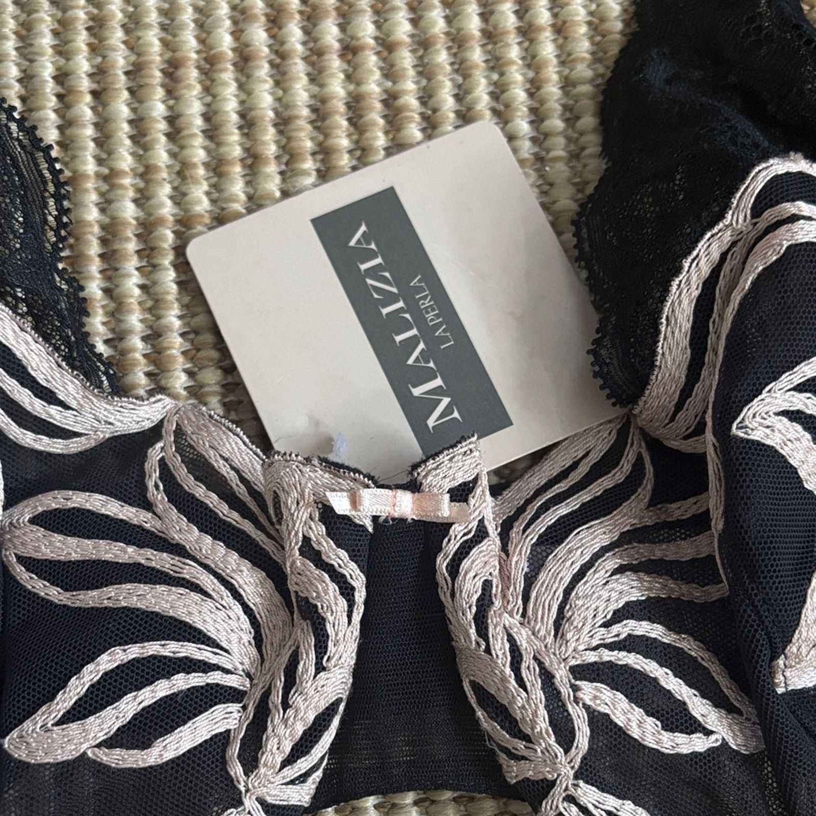 La Perla NWT Malizia by La Perla Black Pink Embroidered Lace Bra 36C Size ONE SIZE - 2 Thumbnail