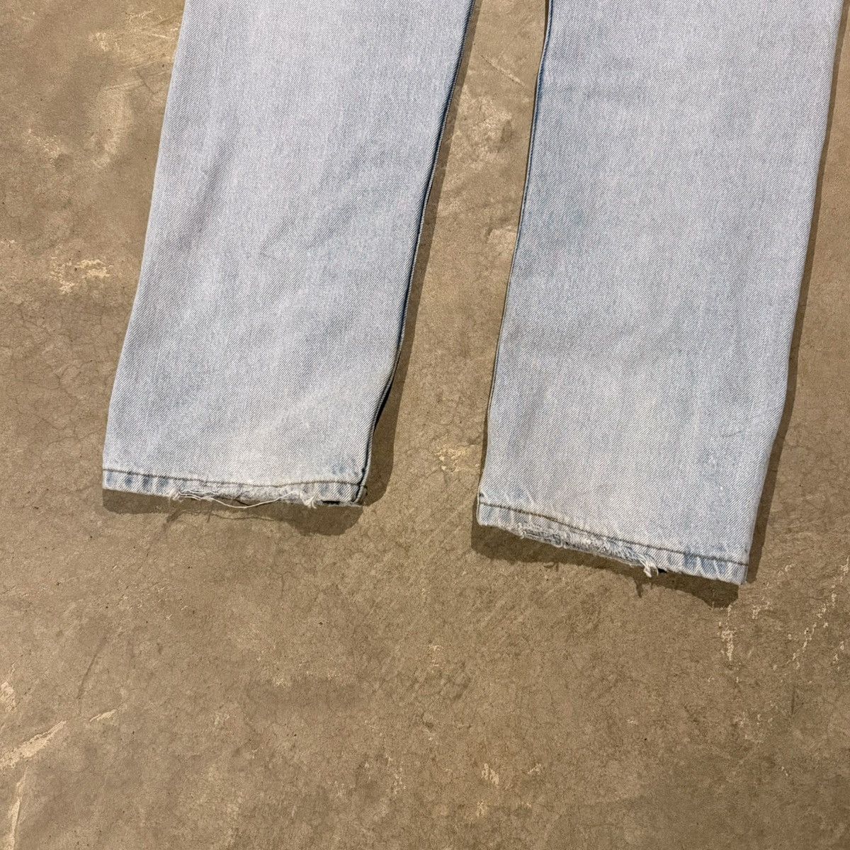 Levi's Vtg 1990s Levi’s 505 Faded Distressed Jeans USA Grunge ERD Size US 35 - 9 Thumbnail