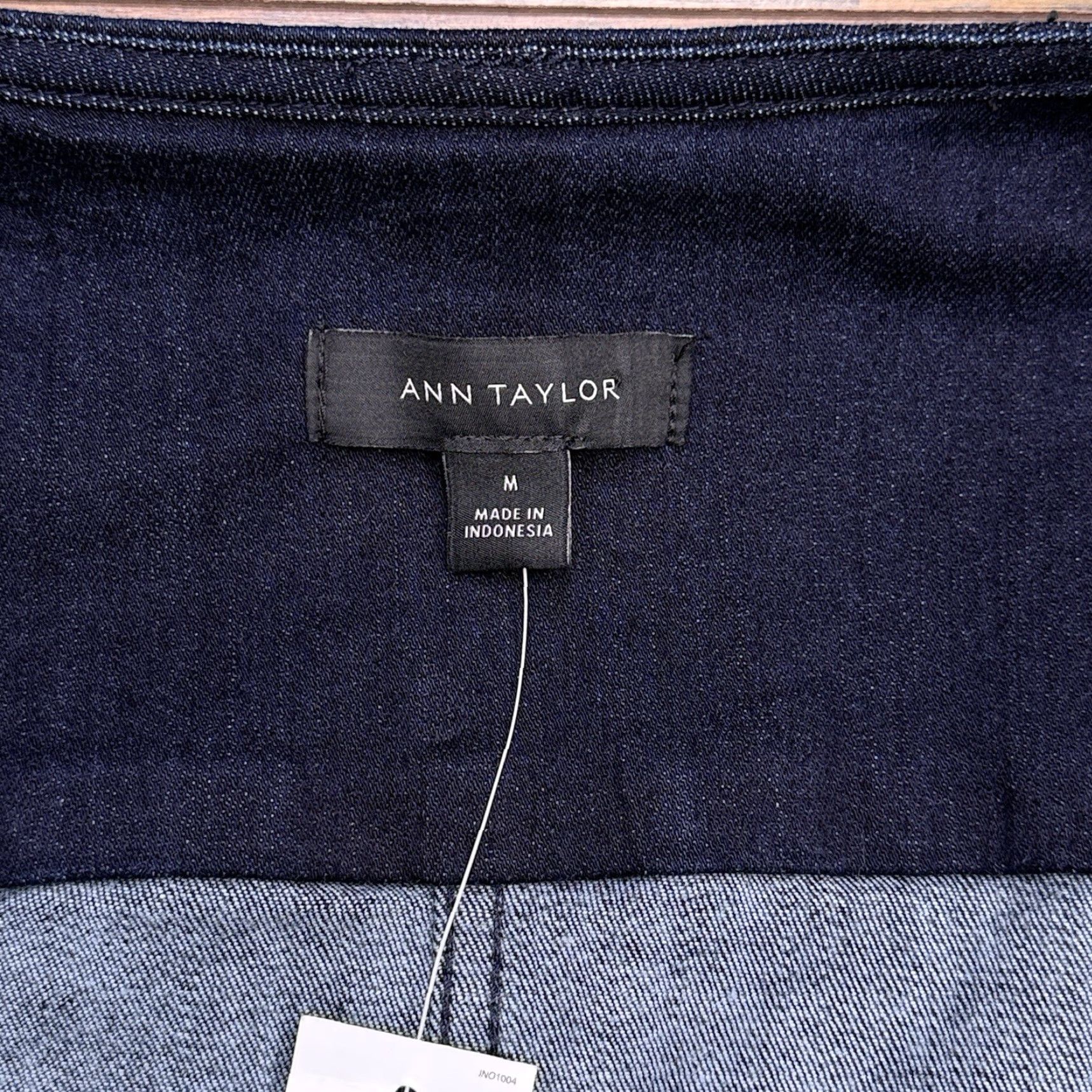 Ann Taylor Ann Taylor Denim Jacket Button Front Blue Medium Women Collarless Regular Short Sleeve Size M / US 6-8 / IT 42-44 - 6 Thumbnail