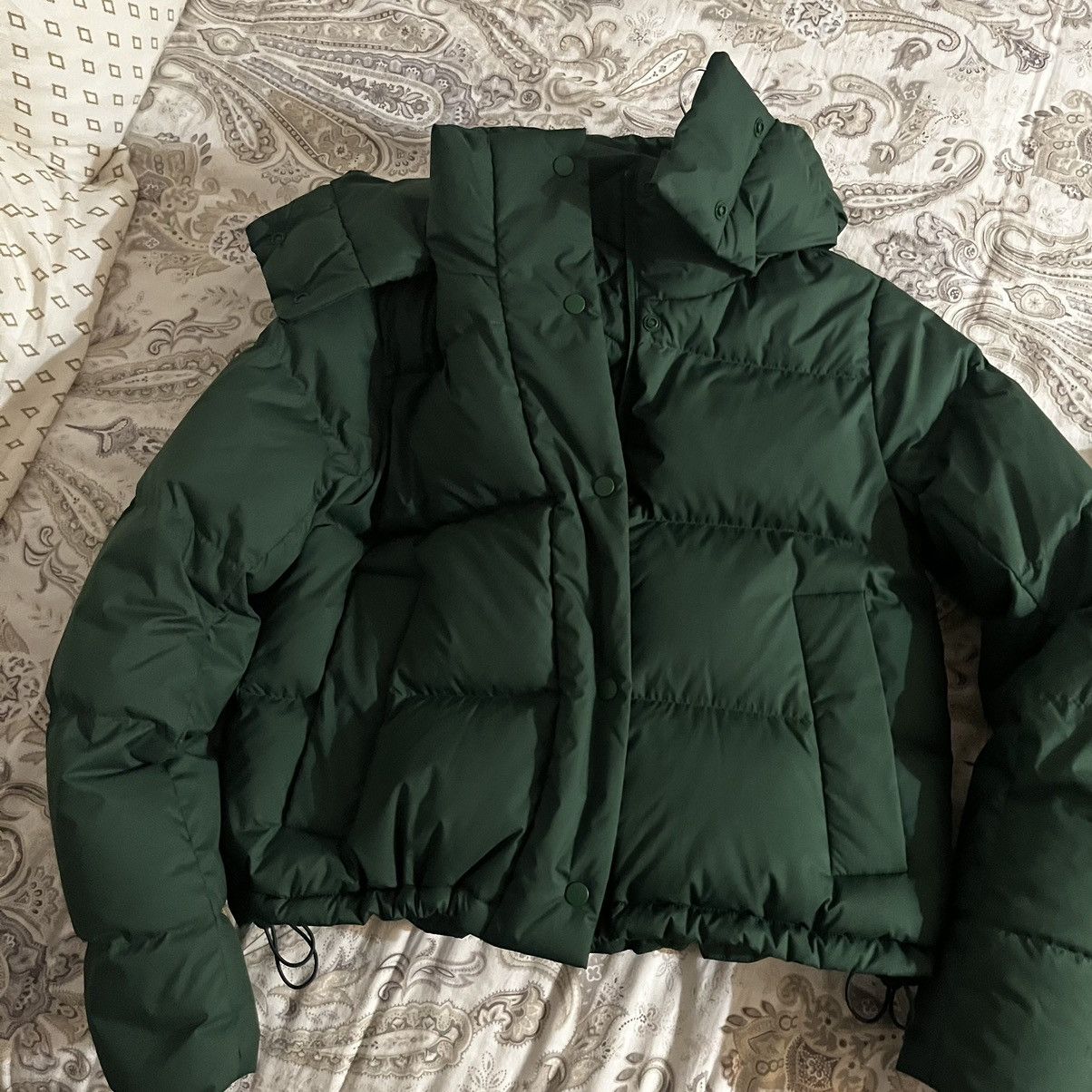 image of Lululemon Wunder Puff Cropped Jacket Everglades Green Size 2, Women's