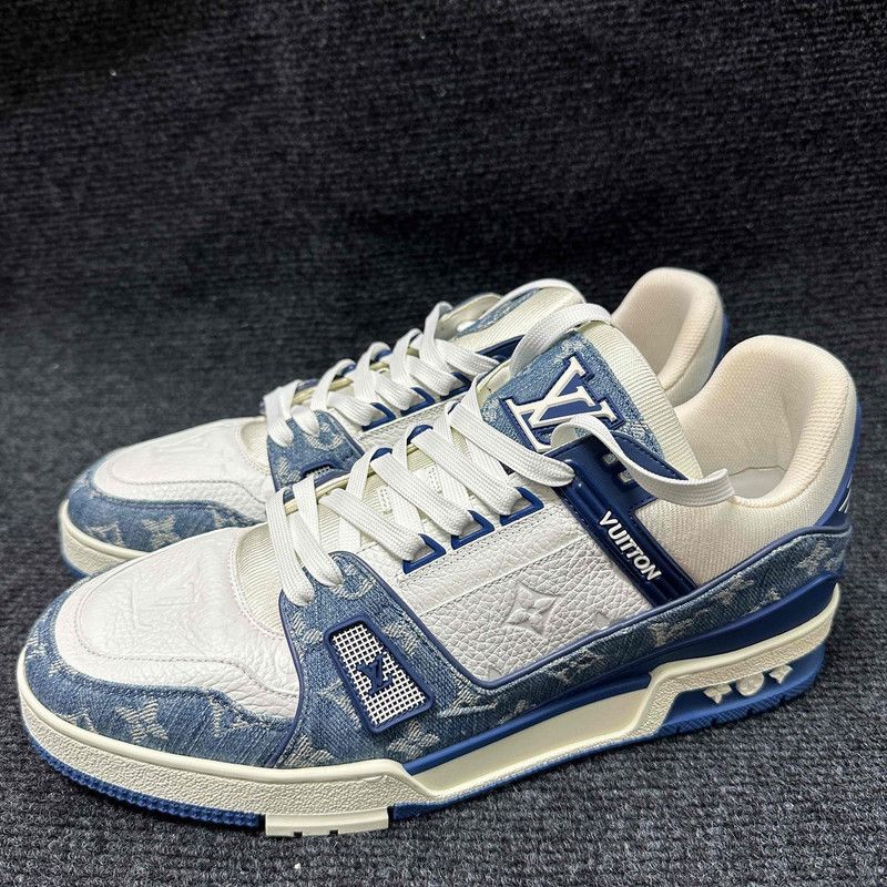 Louis Vuitton Louis Vuitton Stylish Leather Low-Top Sneakers 0079 Size US 9.5 / EU 42-43 - 1 Thumbnail