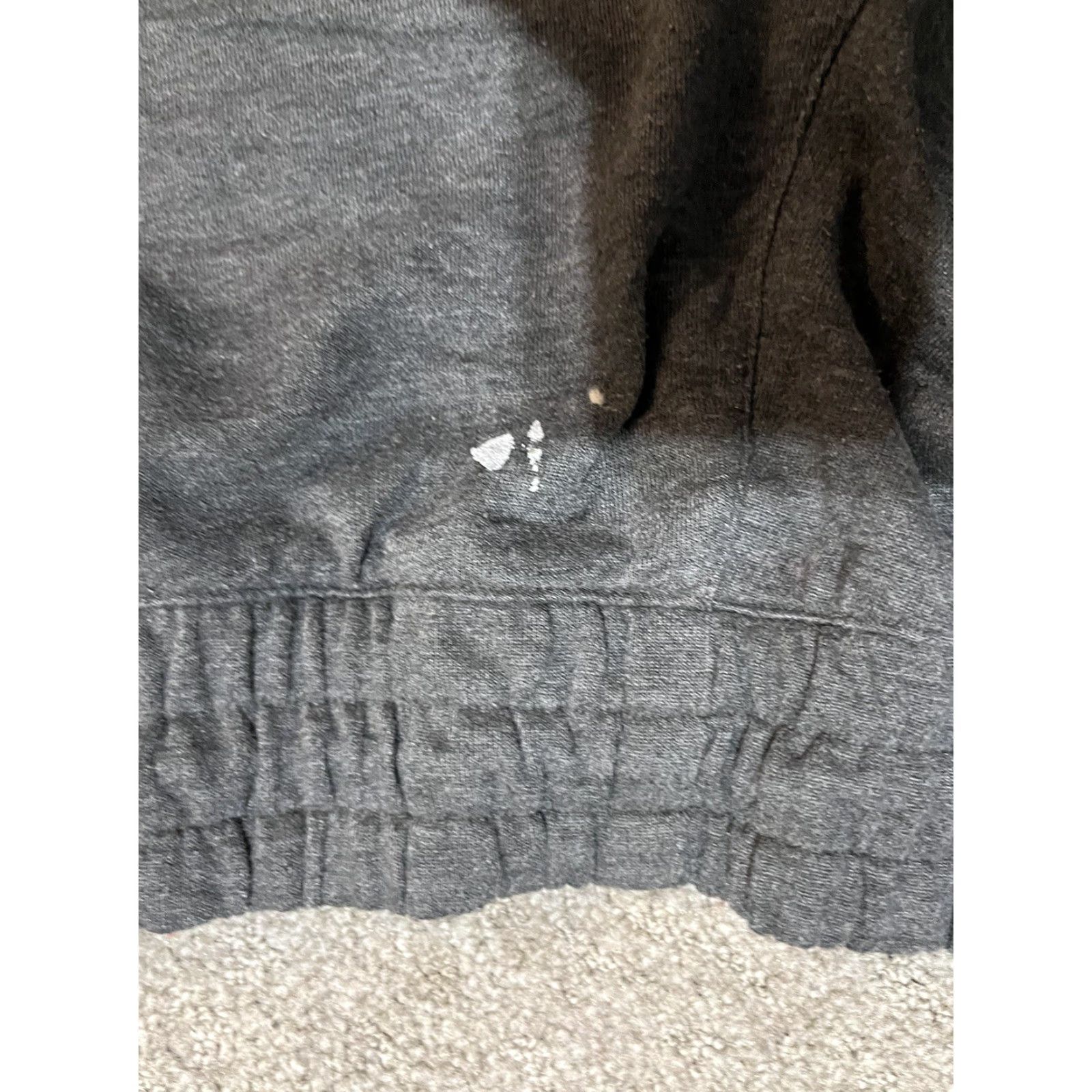 Under Armour Under Armour Gray Drawstring Semi Fitted Fleece Shorts Women's Size S Flawed Size 28" / US 6 / IT 42 - 3 Thumbnail