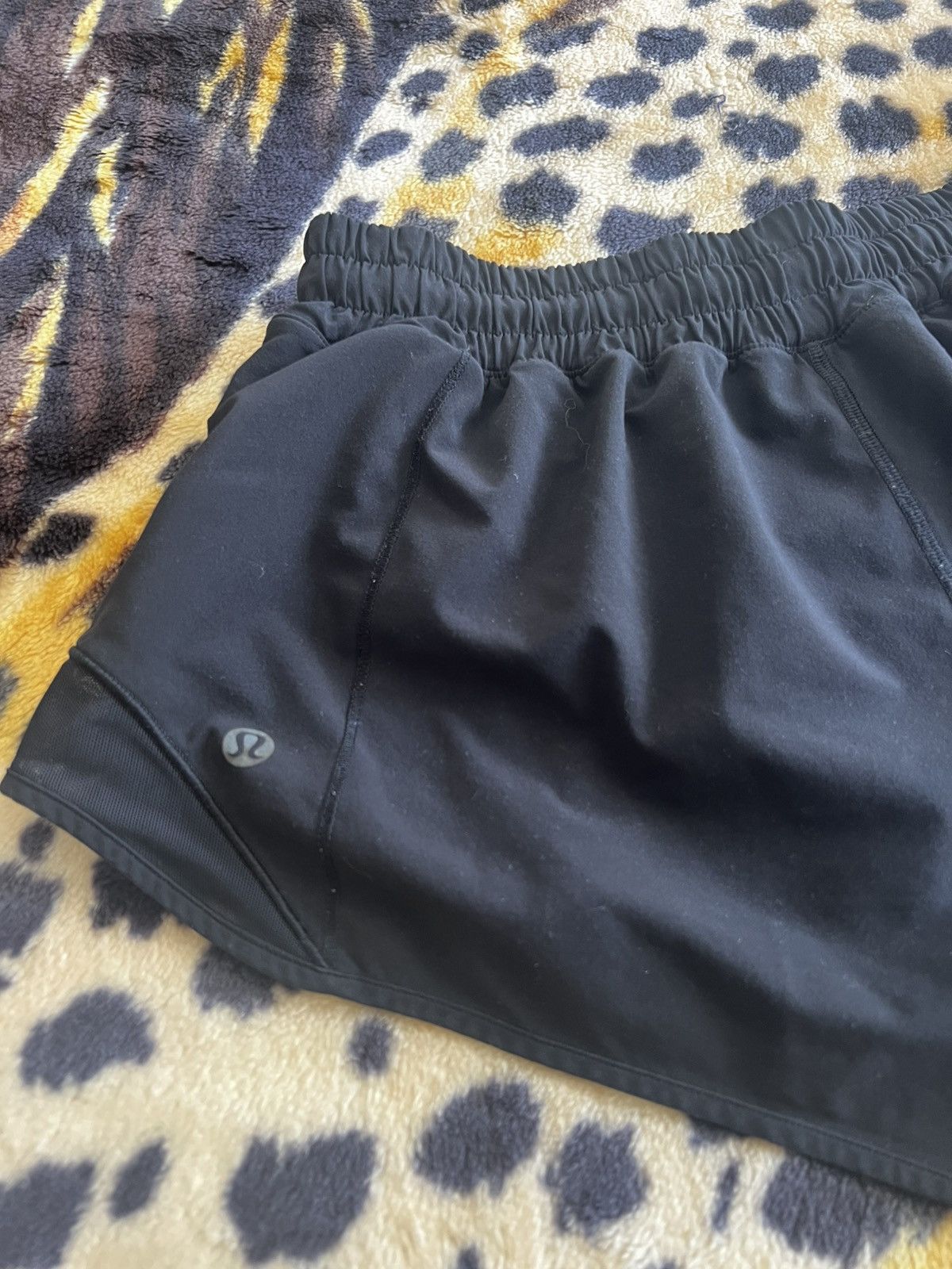 Lululemon Lululemon Activewear Women’s Shorts Size 28" / US 6 / IT 42 - 2 Thumbnail