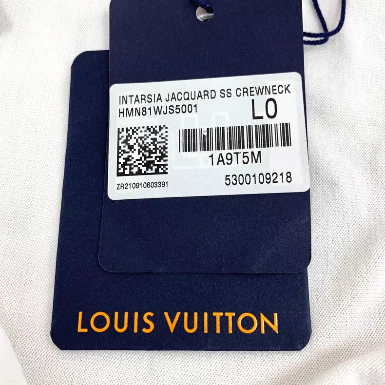 Louis Vuitton Louis Vuitton 22 white logo monogrammed cotton crew neck s Size US L / EU 52-54 / 3 - 8 Thumbnail