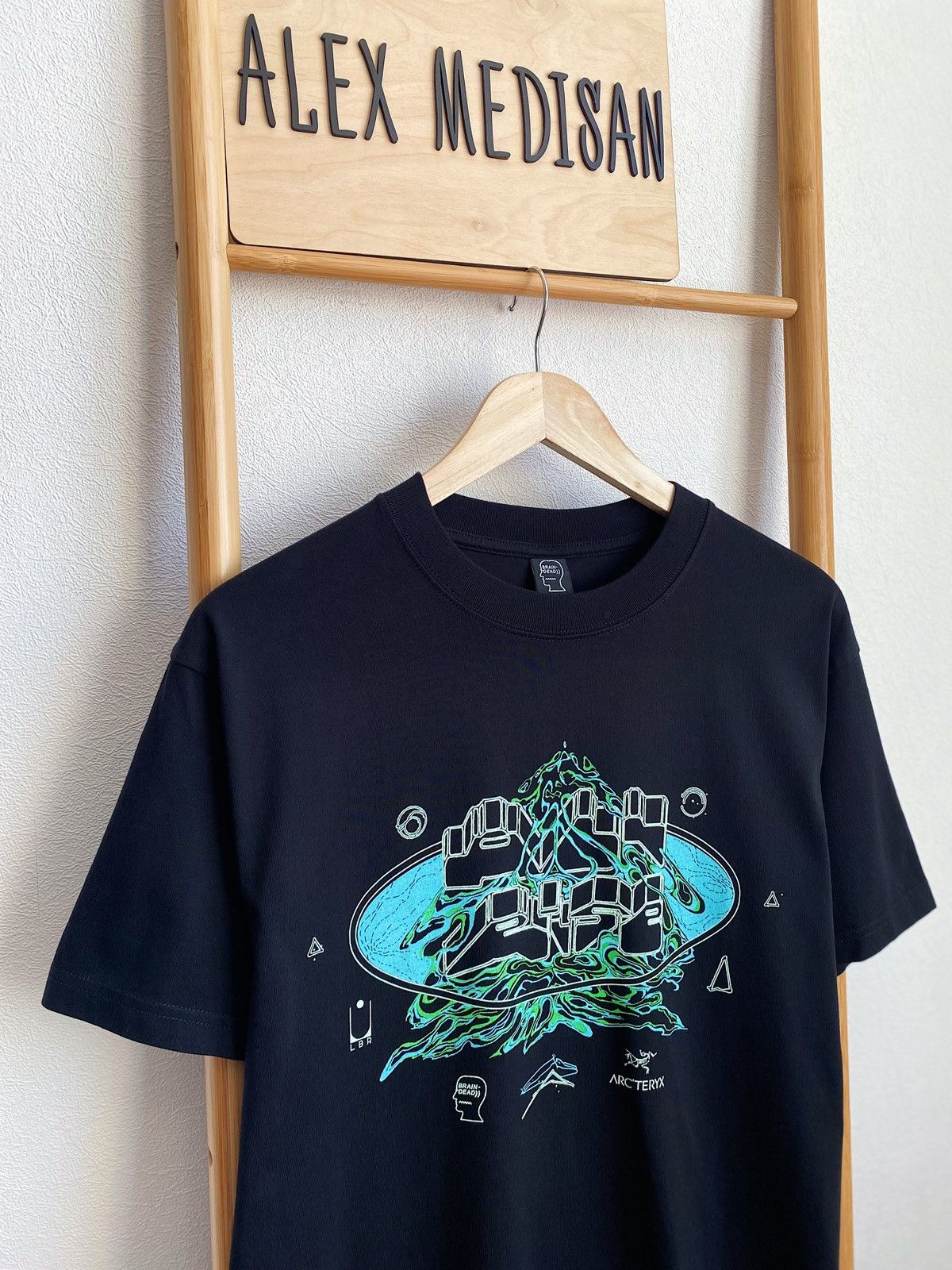 Arc'teryx NWT Arc'teryx System A Solarium Tee black size medium