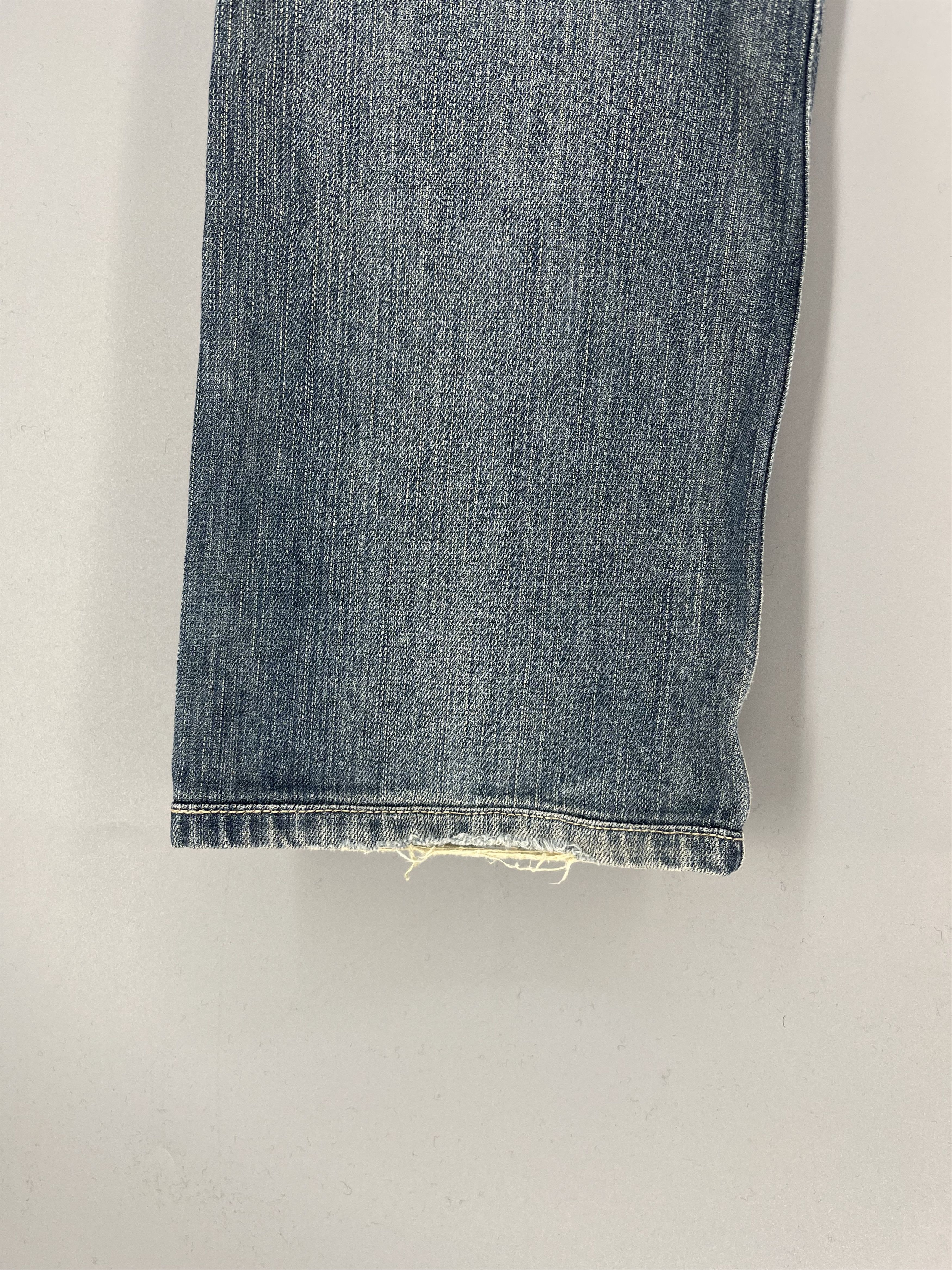 Gucci Gucci Vintage Light Wash Flared Jeans with Web Logo Patch Size 26" / US 2 / IT 38 - 15 Thumbnail