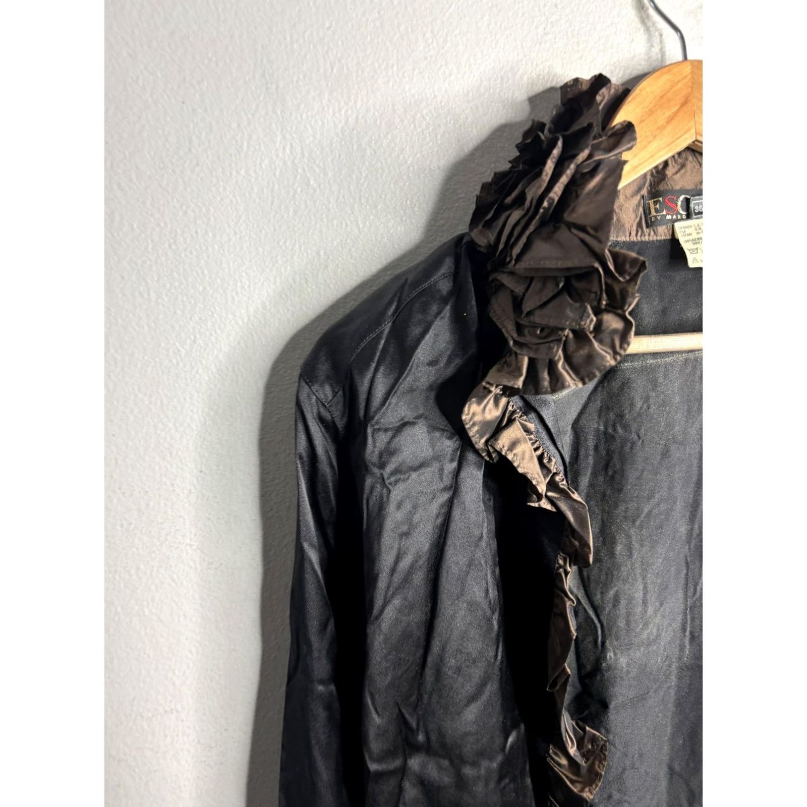Escada VINTAGE Escada Shirt Womens 36 Black Silk Ruffle Collar Button Up 80s Blouse Size XS / US 0-2 / IT 36-38 - 2 Thumbnail