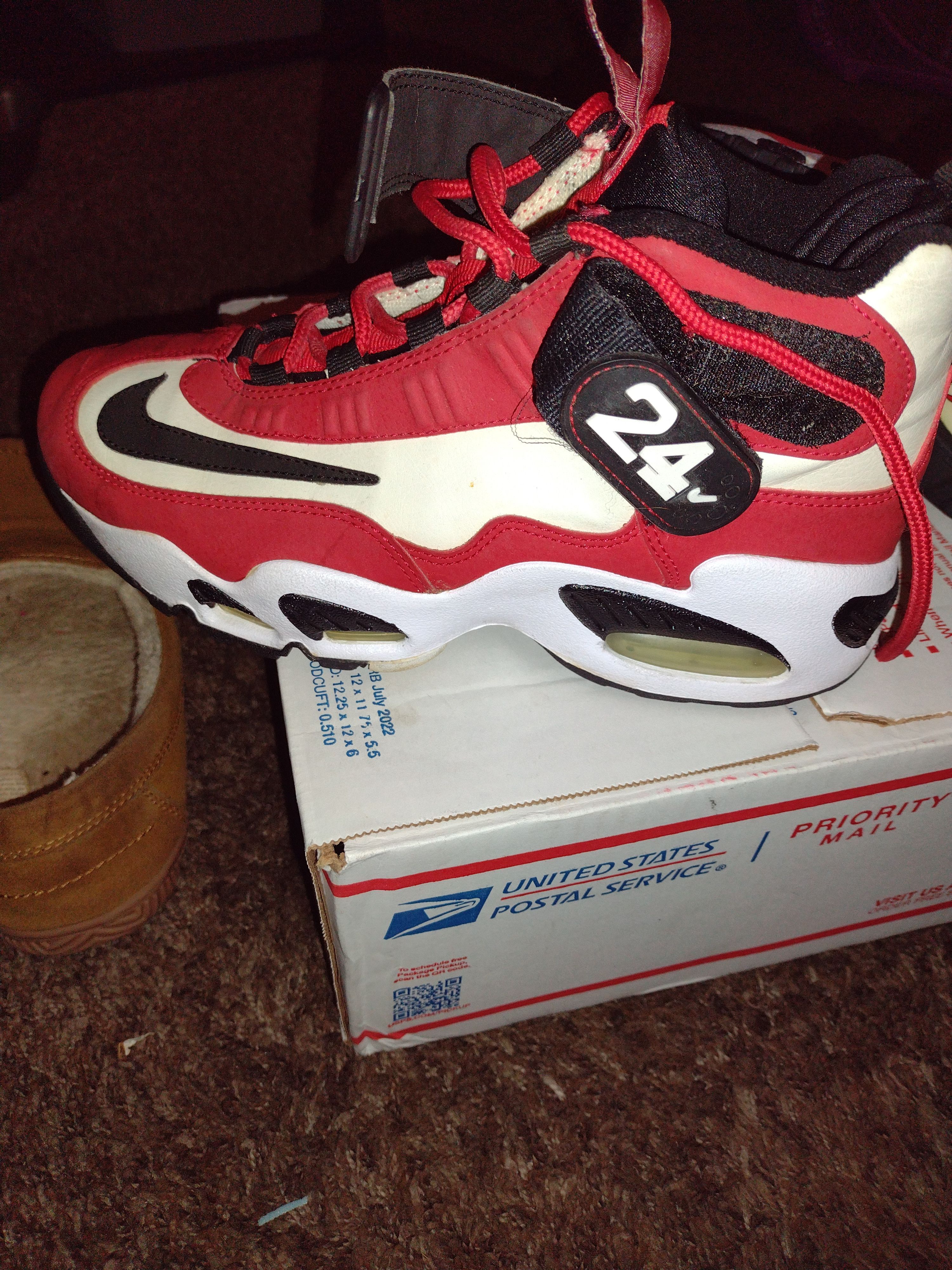 Image of Nike Air Griffey Max 1 Shoes in Black Red/White, Men's (Size 6.5)