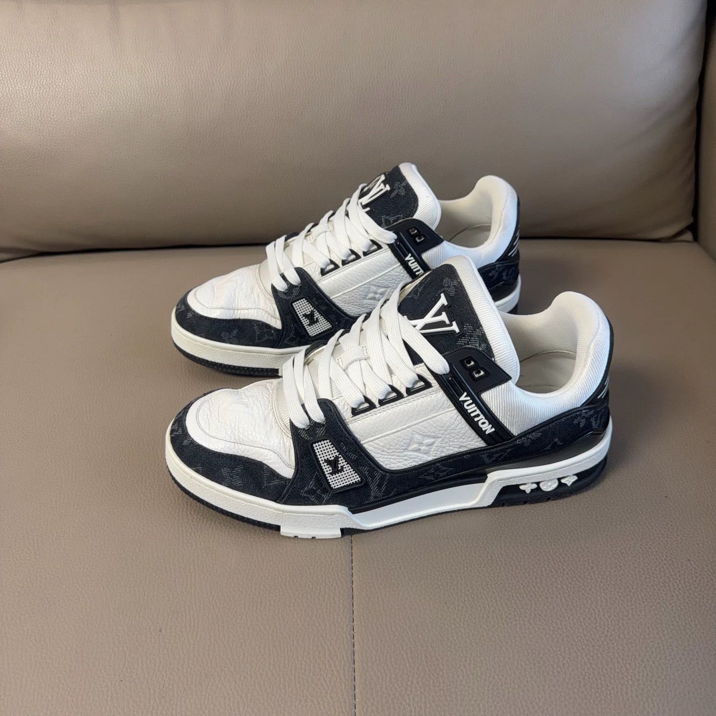 Louis Vuitton Lv Trainer Black White 99 New Size US 5 / EU 37 - 1 Thumbnail