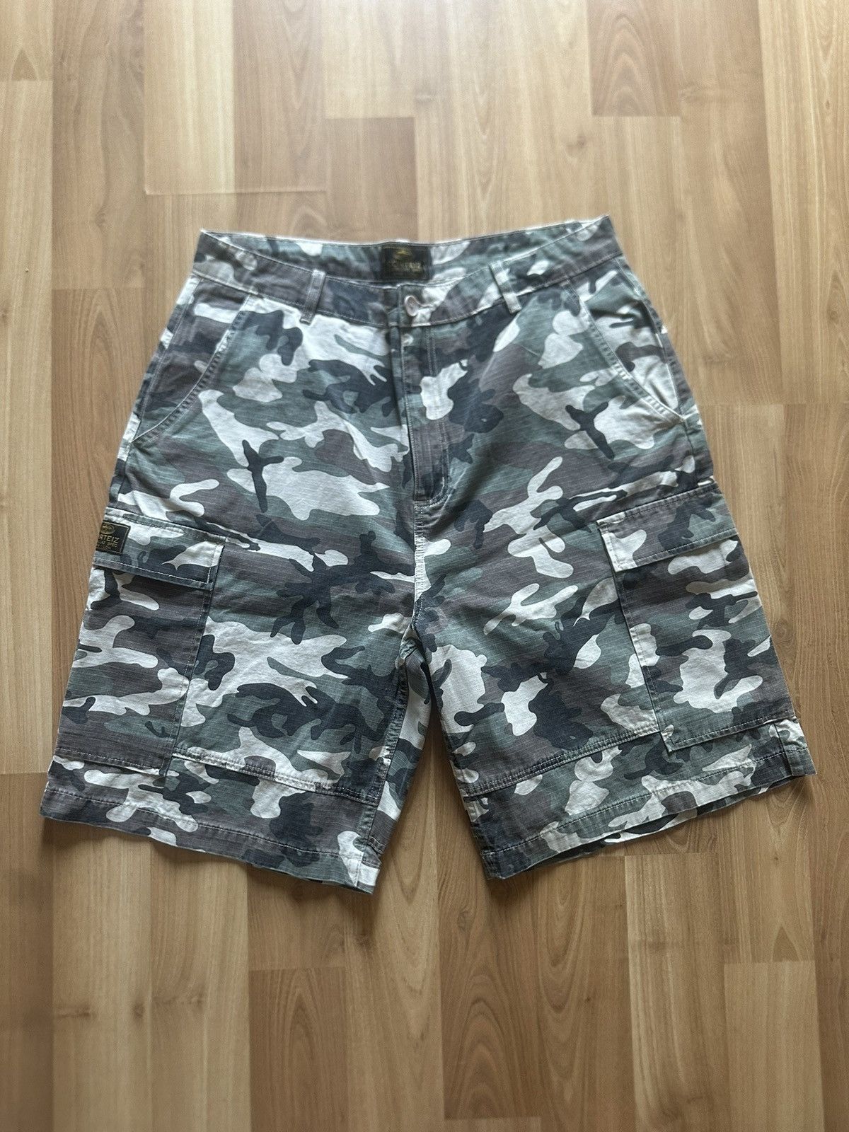 パンツ Corteiz GUERILLAZ CARGO SHORT [CAMO] Corteiz Guerillaz Shorts Black/Green Men's - US