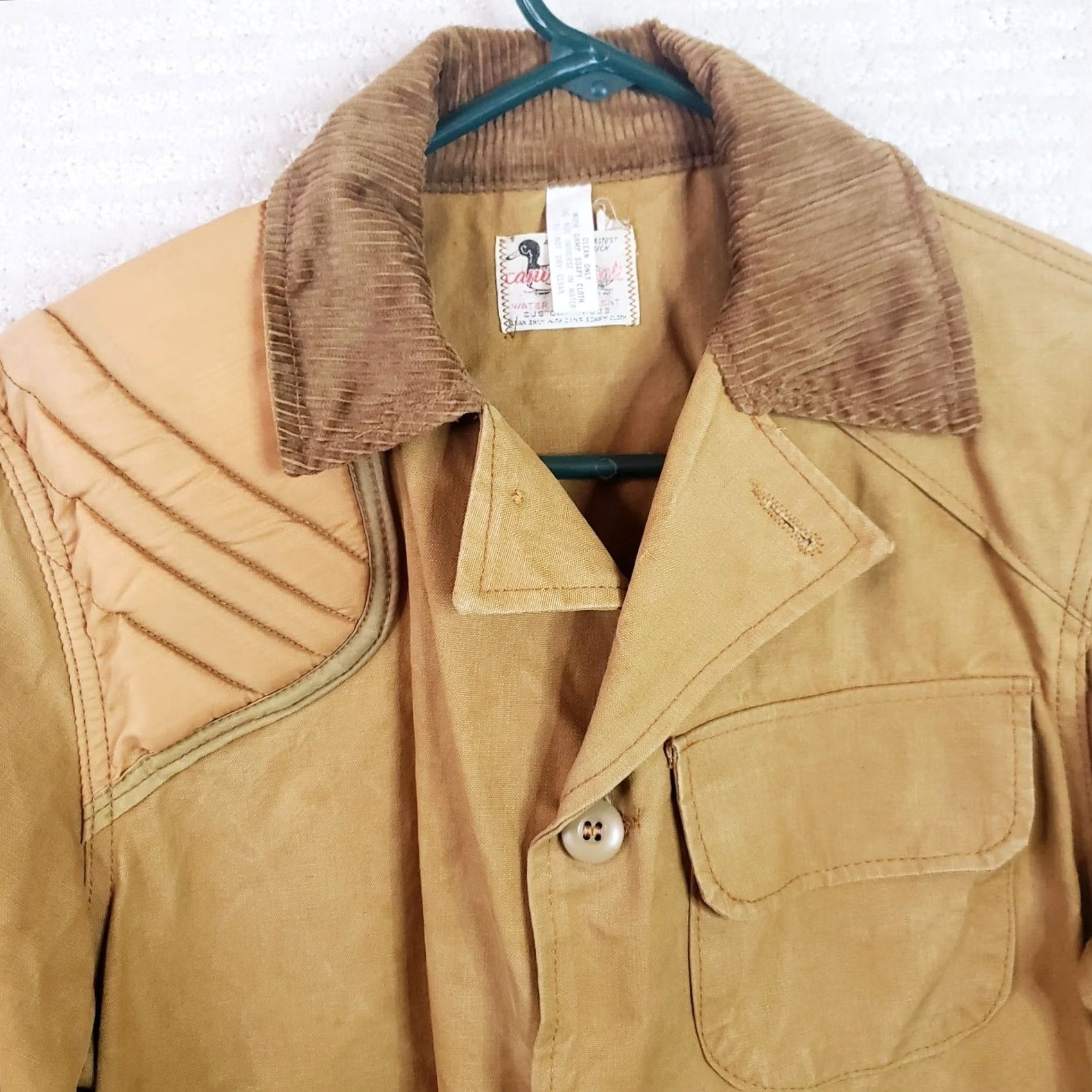 Vintage VINTAGE Canvasback Jacket Overcoat Hunting Coat with Game Bag Men Small Tan Beige Pockets Corduroy Collar Mid-Length 70s-80s Size US S / EU 44-46 / 1 - 3 Thumbnail