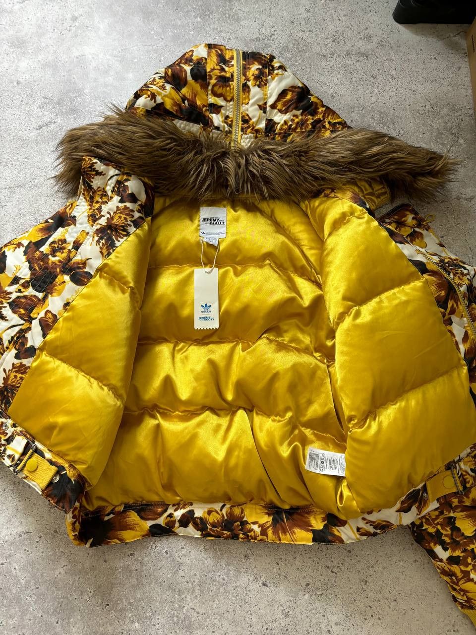 Adidas × Jeremy Scott Jeremy Scott Oversize Bomber Full Zip Fur Hood Size M / US 6-8 / IT 42-44 - 7 Thumbnail