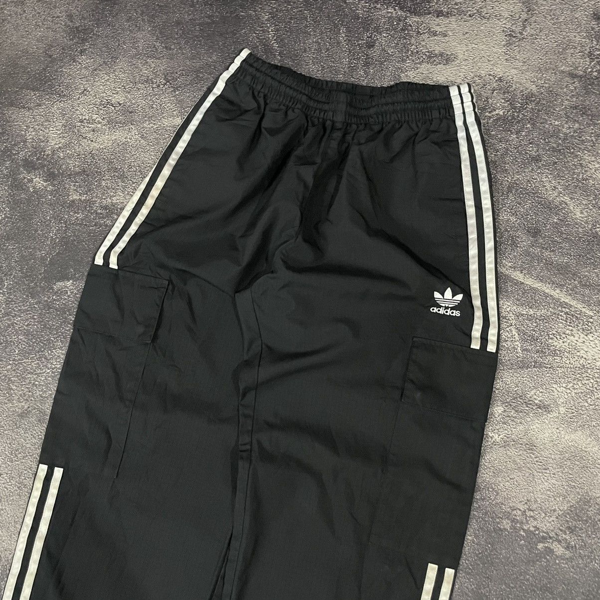 Issey Miyake × Japanese Brand × Yohji Yamamoto Adidas primeblue cargo trackpants Size US 34 / EU 50 - 3 Thumbnail