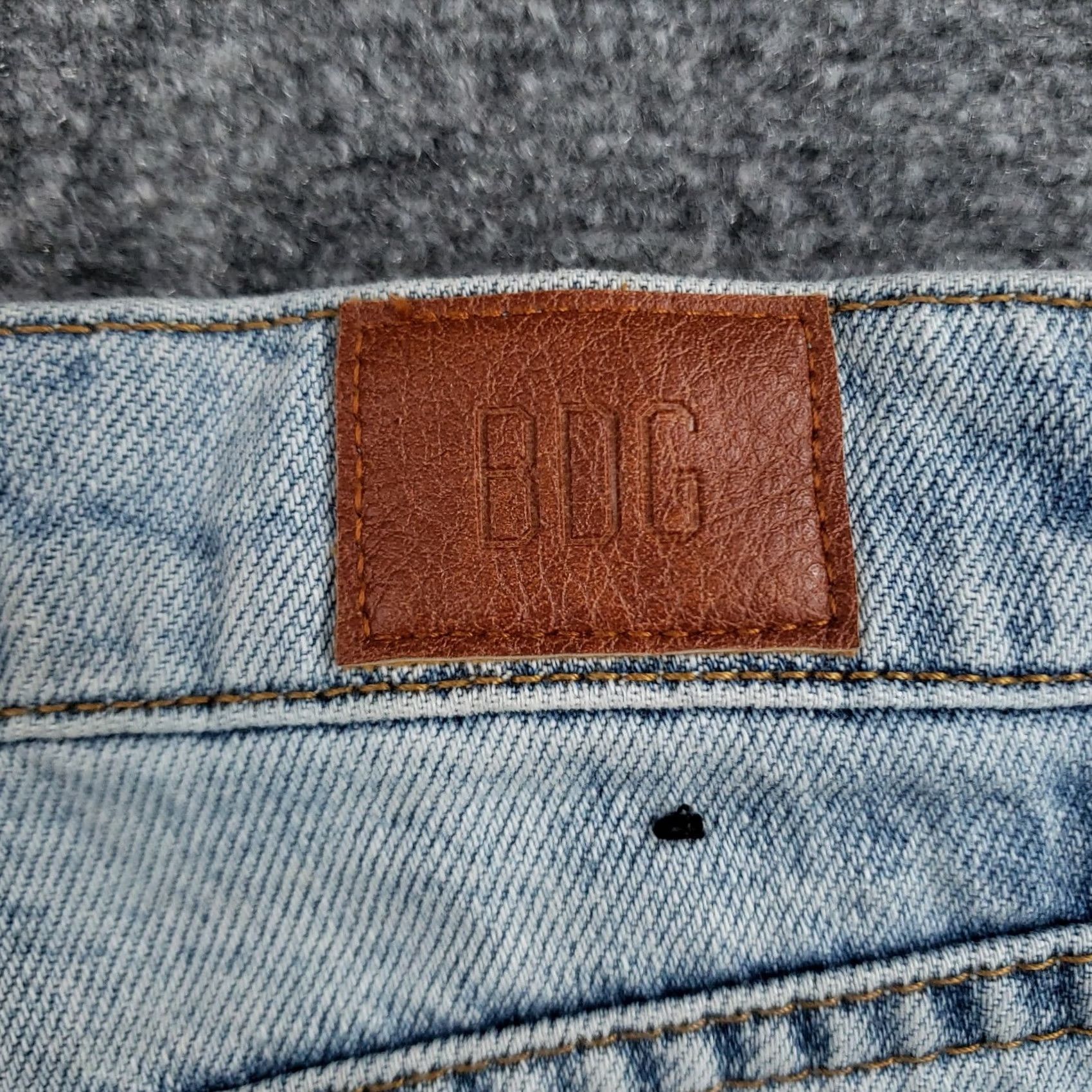 Bdg BDG Jeans Womens 30 Mid-Rise Straight Relaxed Fit Distressed Light Wash Blue Jeans Size 30" / US 8 / IT 44 - 3 Thumbnail