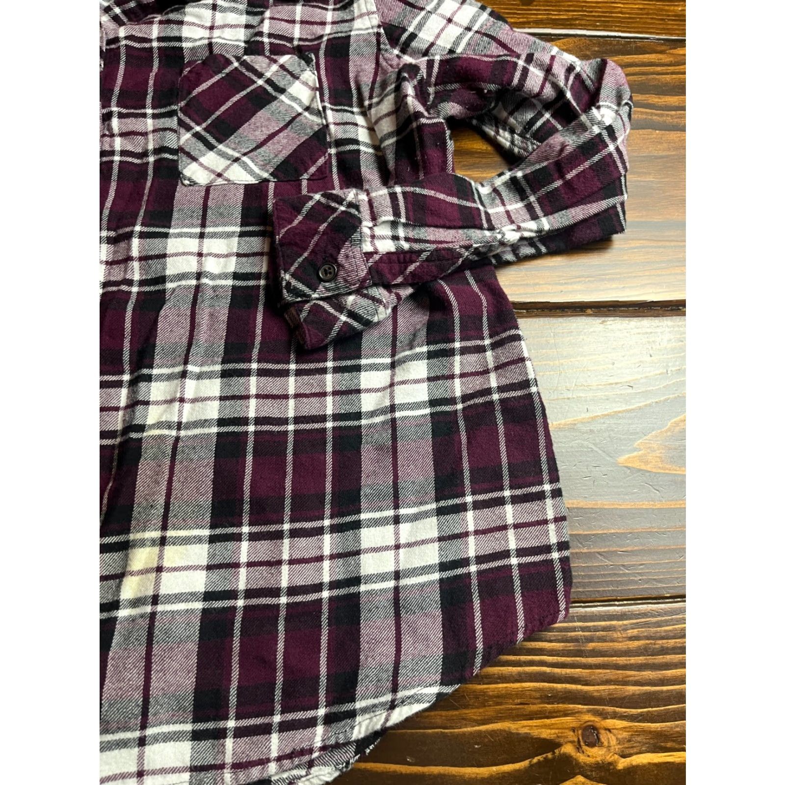 Vintage Well Worn Shirt Women's L Plaid Flannel Button-Up Maroon White Black Red Casual Modern 90s? Size L / US 10 / IT 46 - 4 Thumbnail