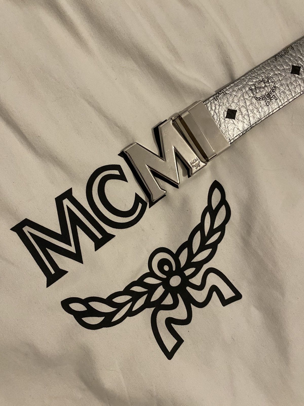 MCM MCM Claus M Silver Reversible Size ONE SIZE - 4 Thumbnail
