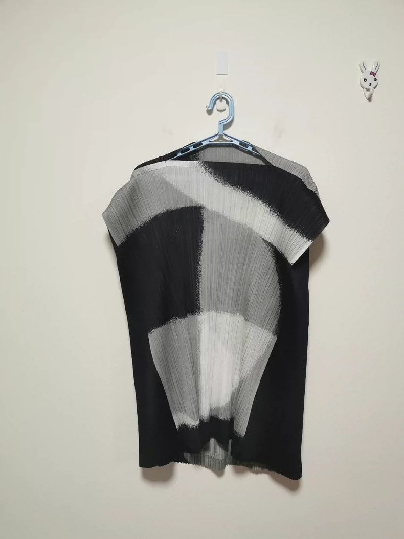Issey Miyake Issey Miyake size:3 Black and white pleated ink-wash short Size S / US 4 / IT 40 - 1 Thumbnail