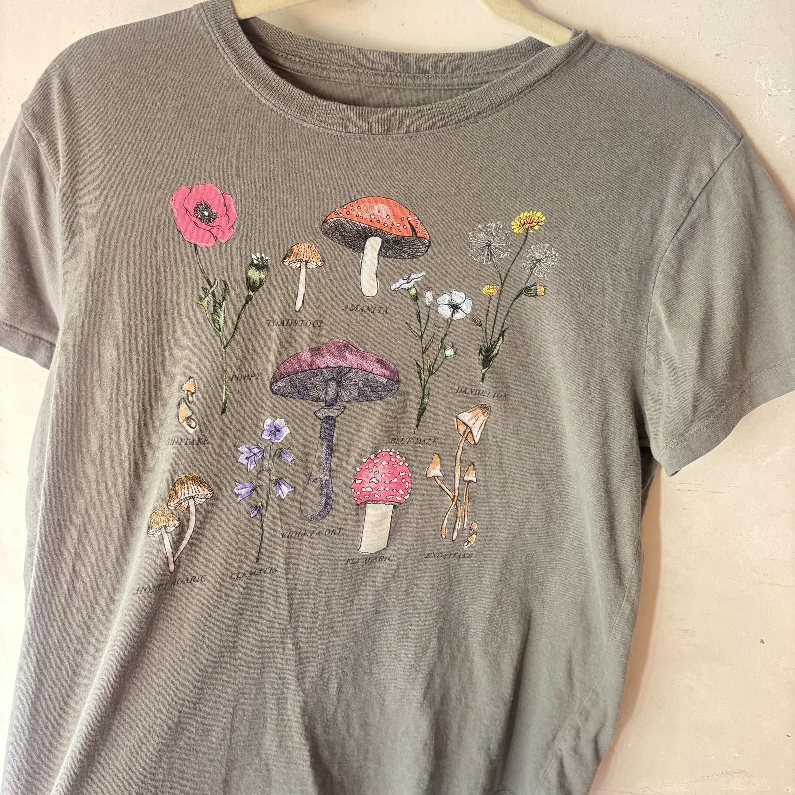 Unknown London Cute Mushroom and Flower Graphic T-Shirt Size S / US 4 / IT 40 - 2 Thumbnail