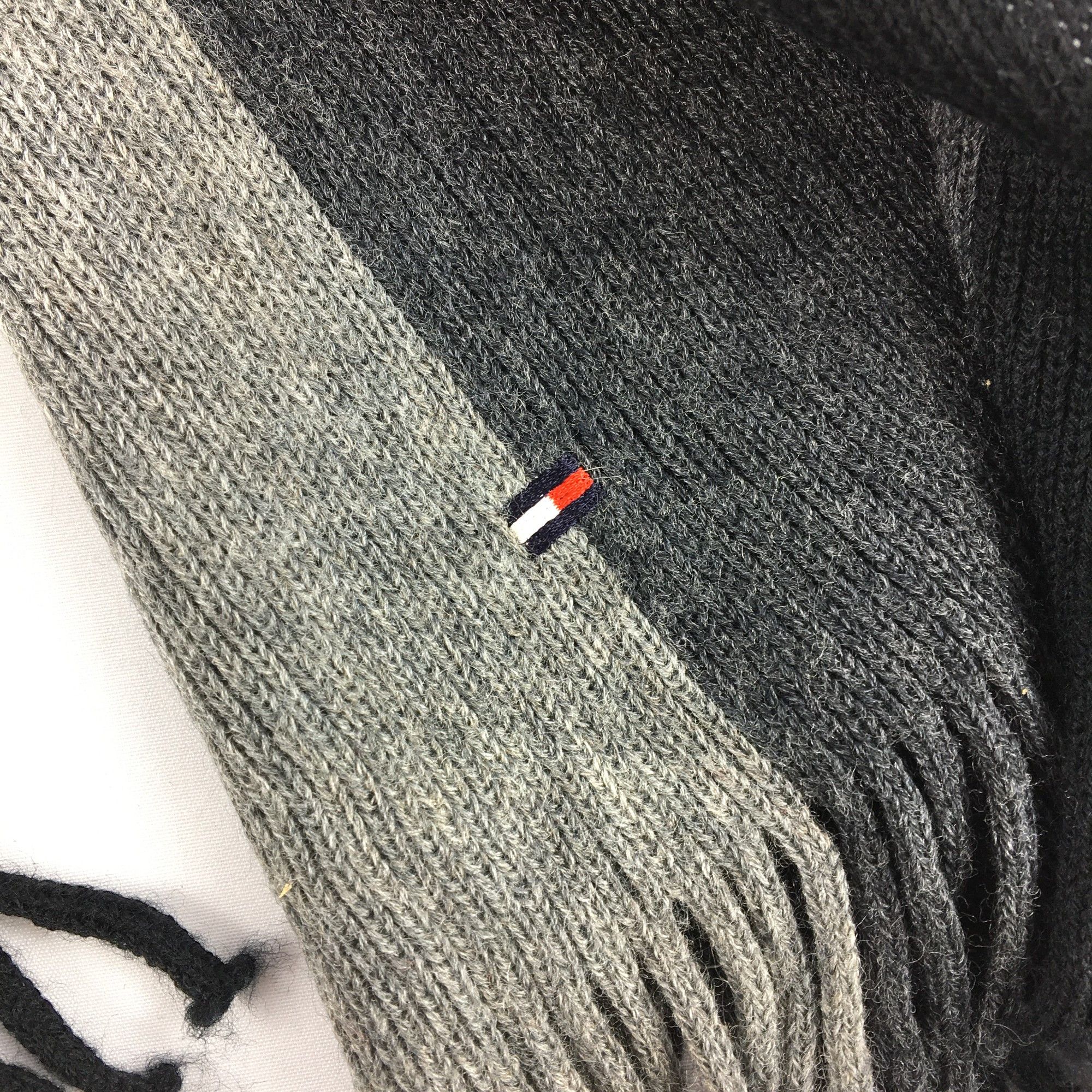 Tommy Hilfiger Vintage Tommy Hilfiger Scarf Wool Ribbed Knit Scarves Size ONE SIZE - 4 Thumbnail