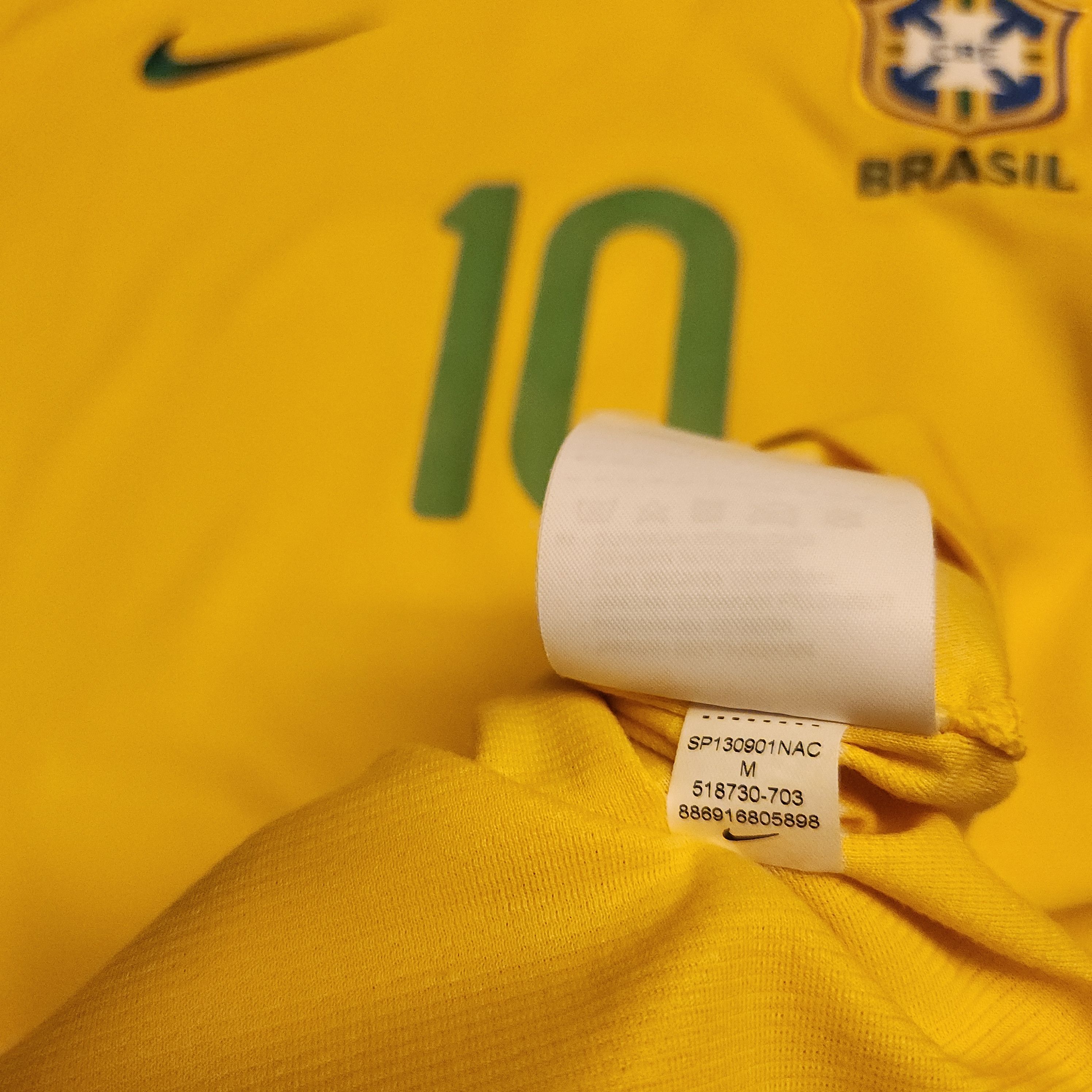 Nike Authentic Brazil RONALDINHO 2013-2014 13/14 Home Jersey Size US M / EU 48-50 / 2 - 13 Thumbnail