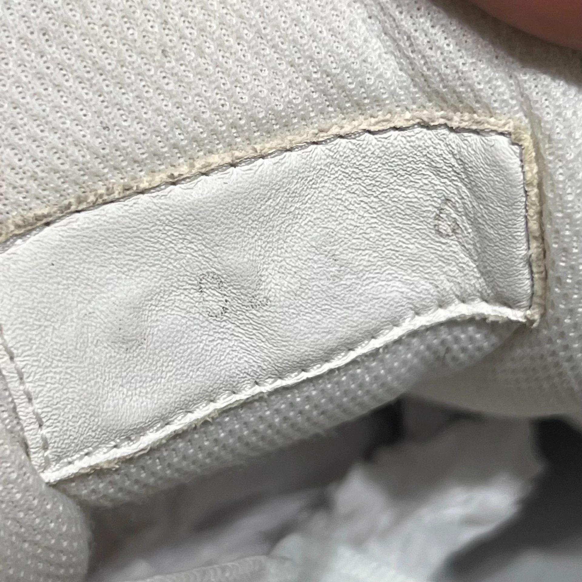 Louis Vuitton LV Trainer white and blue denim UK6 40 Size US 6 / IT 36 - 8 Thumbnail