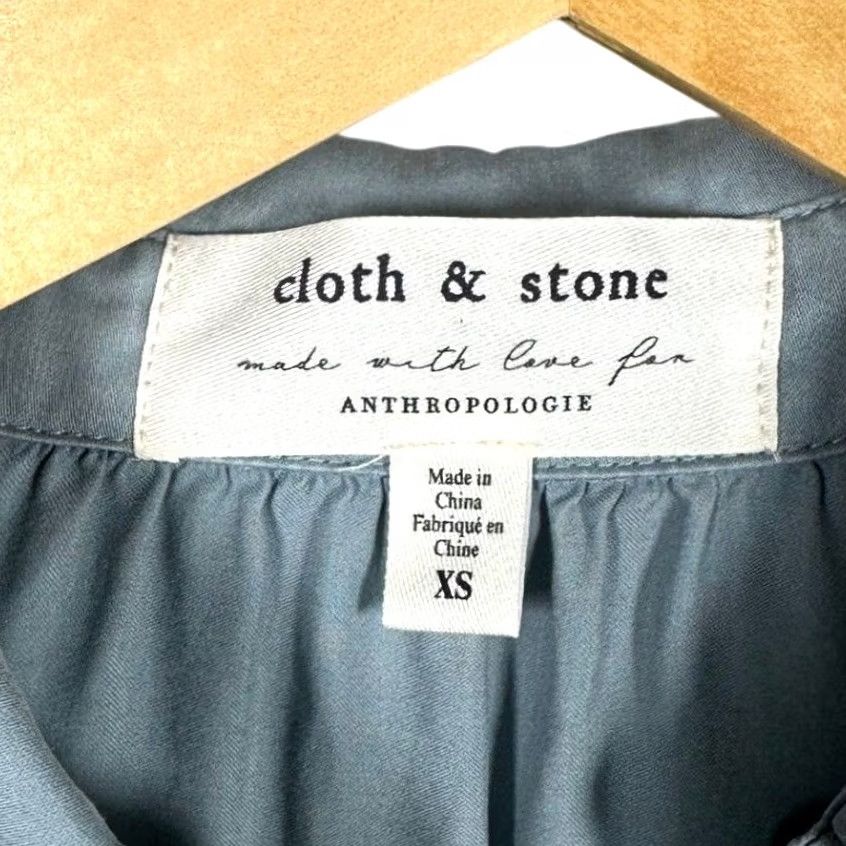 Anthropologie Cloth & Stone Ombre Button Down Shirt Blue Black XS Women Blouse V-Neck Long Sleeve Button Front Size XS / US 0-2 / IT 36-38 - 6 Thumbnail