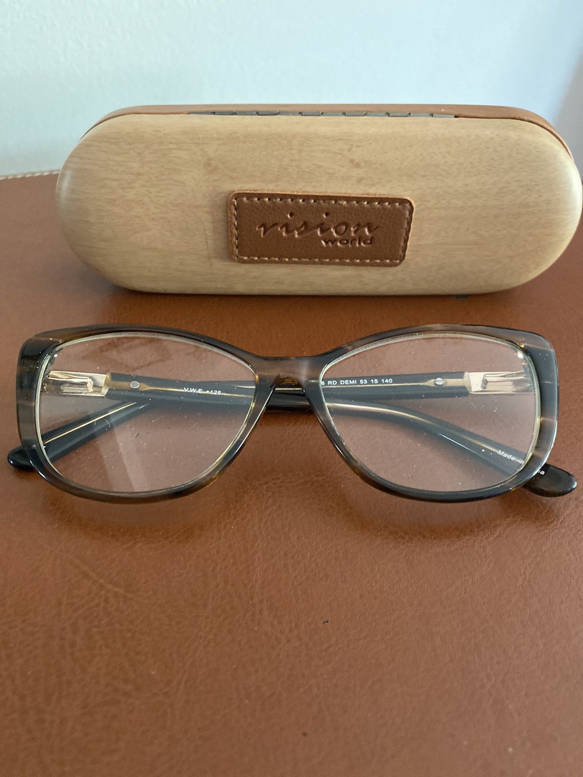 Other CE STYLISH READING GLASSES WITH WOODEN CASE Size ONE SIZE - 1 Thumbnail