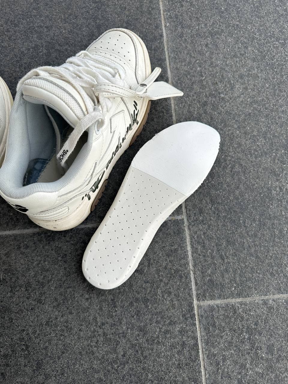 Off-White Off-white out office Size US 8.5 / IT 38.5 - 8 Thumbnail