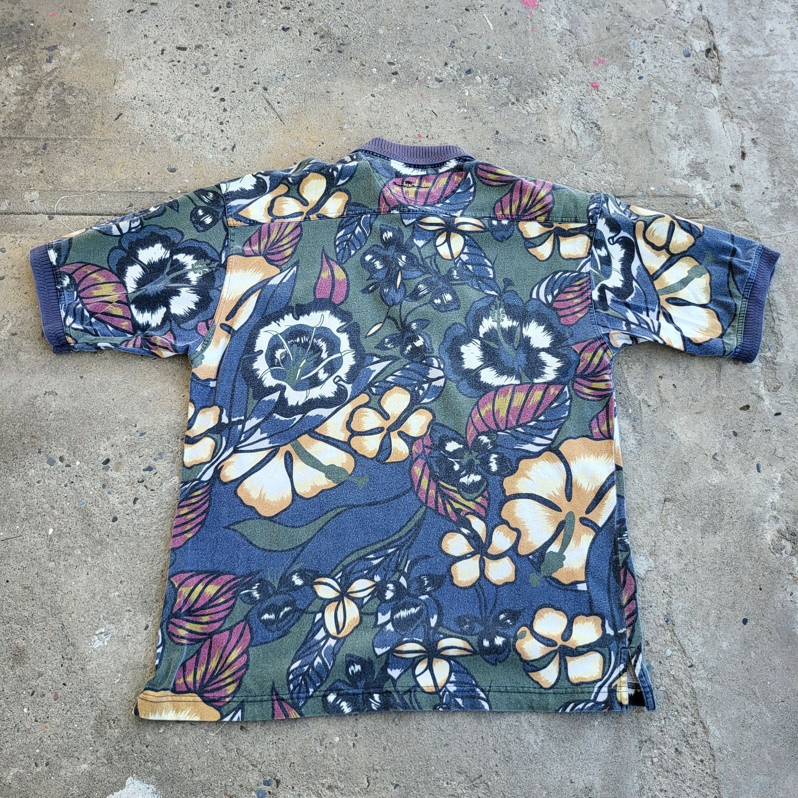 Tommy Bahama Vintage Tommy Bahama Polo Shirt Size L Blue Floral Hibiscus Size US L / EU 52-54 / 3 - 4 Thumbnail