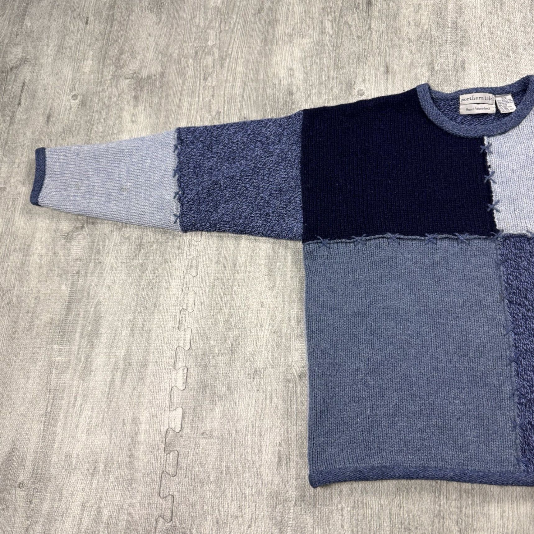 Vintage VINTAGE Northern Isles Hand Embroidered Wool Patchwork Boho Crewneck Sweater Women Large Blue 2000s Fall Winter Size L / US 10 / IT 46 - 5 Thumbnail