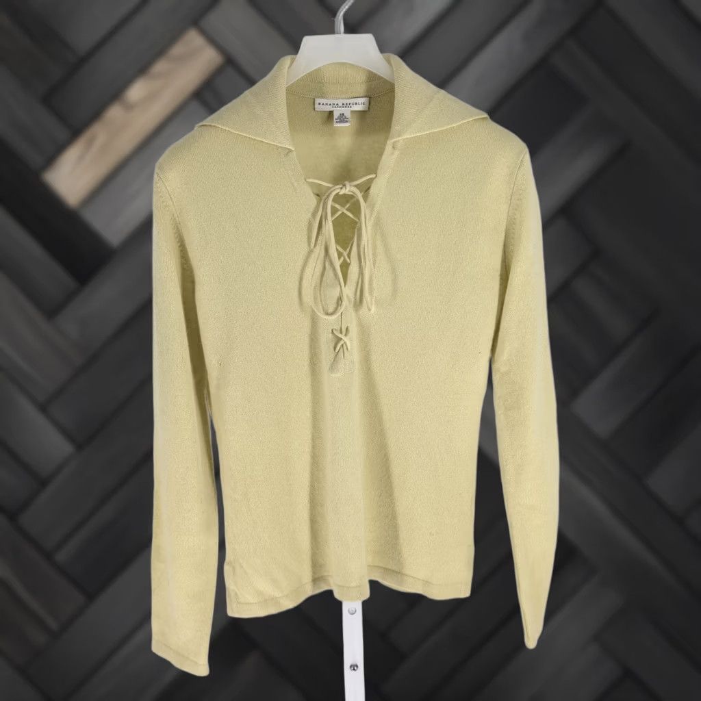 Banana Republic VINTAGE Banana Republic 100% Cashmere Lace Up Sweater XS Spring 2003 Green Women Pullover Lace-Up V-Neck Relaxed Classic Womens Size XS / US 0-2 / IT 36-38 - 1 Thumbnail