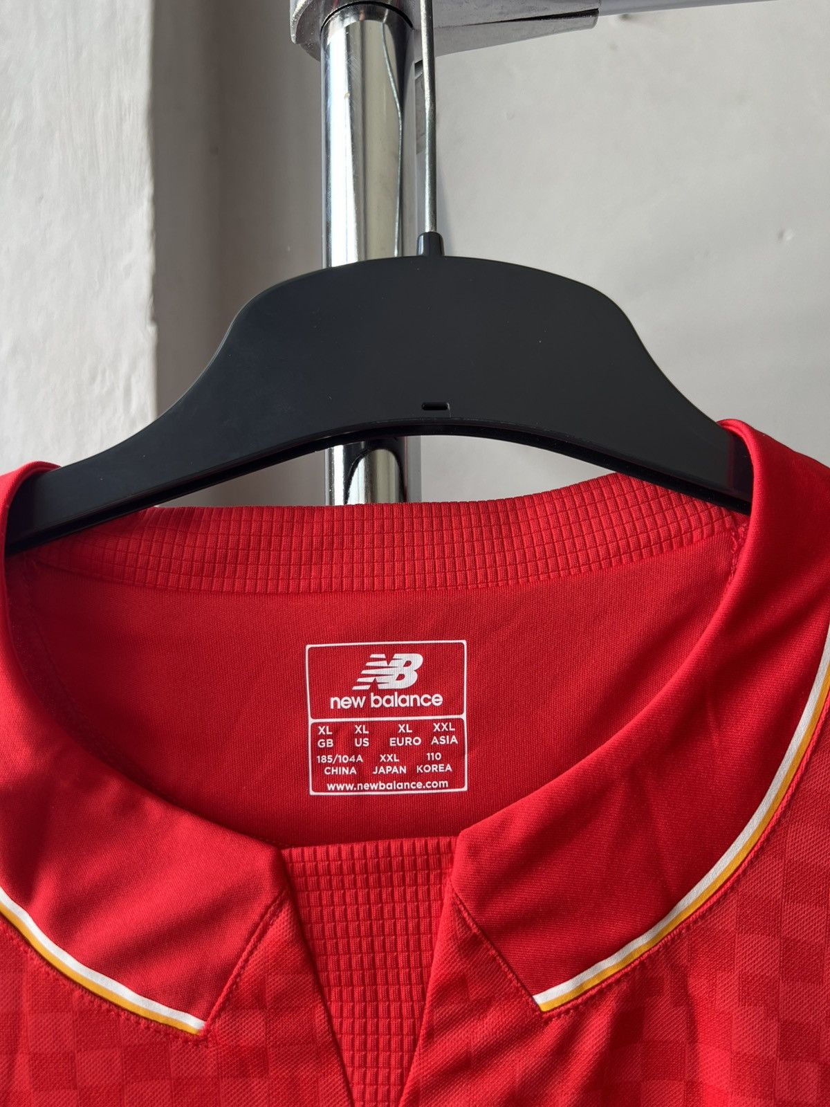 New Balance NWT LIVERPOOL FC HOME SOCCER JERSEY FOOTBALL SHIRT XL Size US XL / EU 56 / 4 - 4 Thumbnail