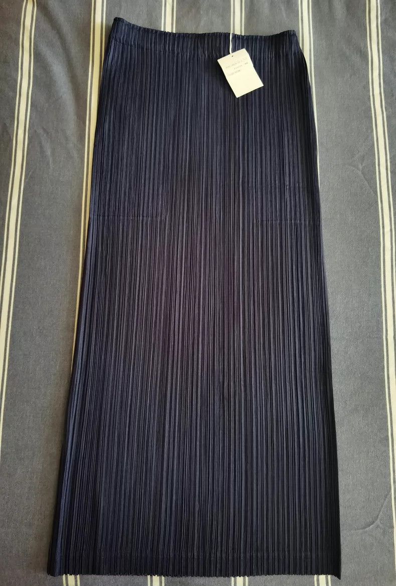 Issey Miyake Issey Miyake size:3 A thick navy blue skirt Size 31" - 2 Thumbnail