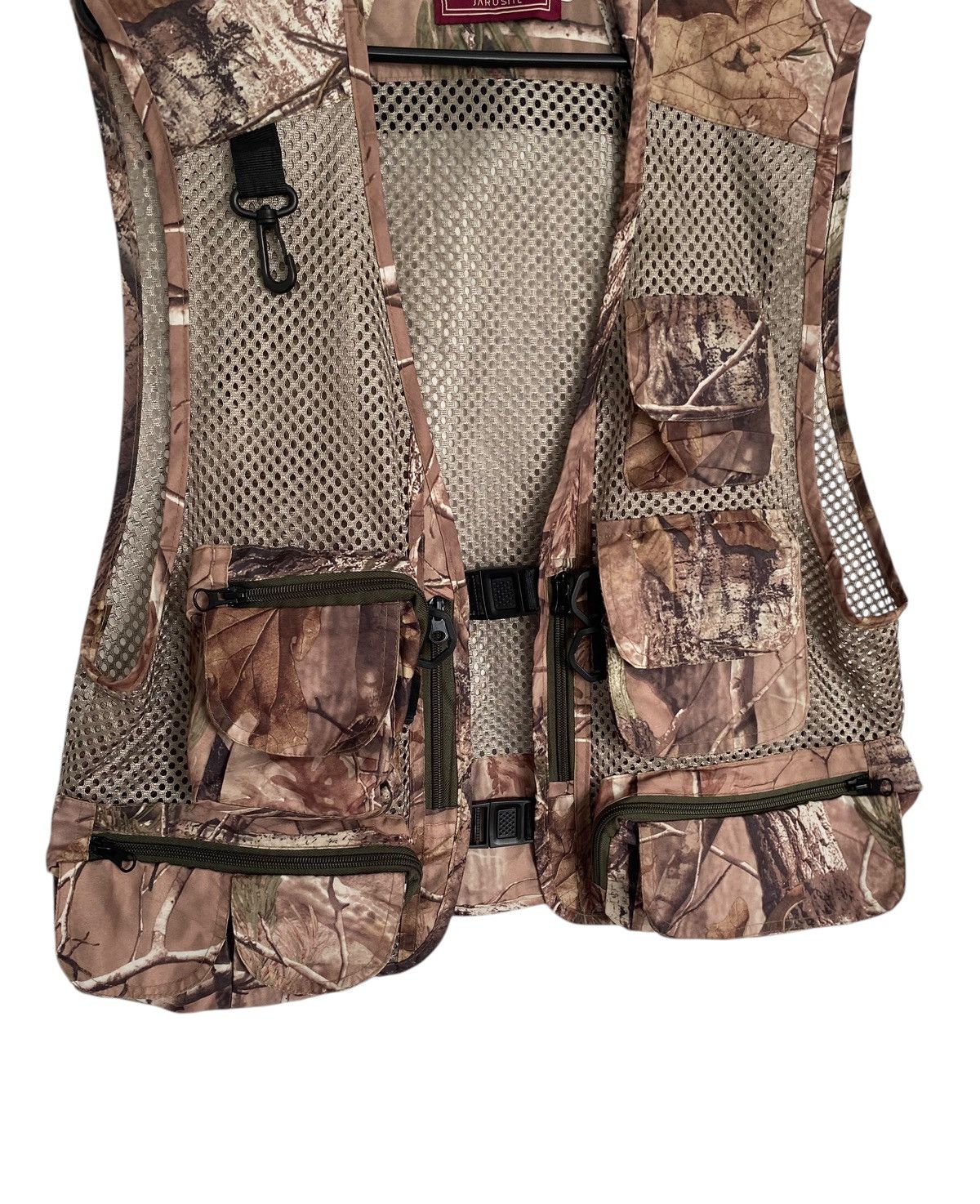 Realtree Realtree camouflage cargo tactical vest, size M Size US M / EU 48-50 / 2 - 3 Thumbnail