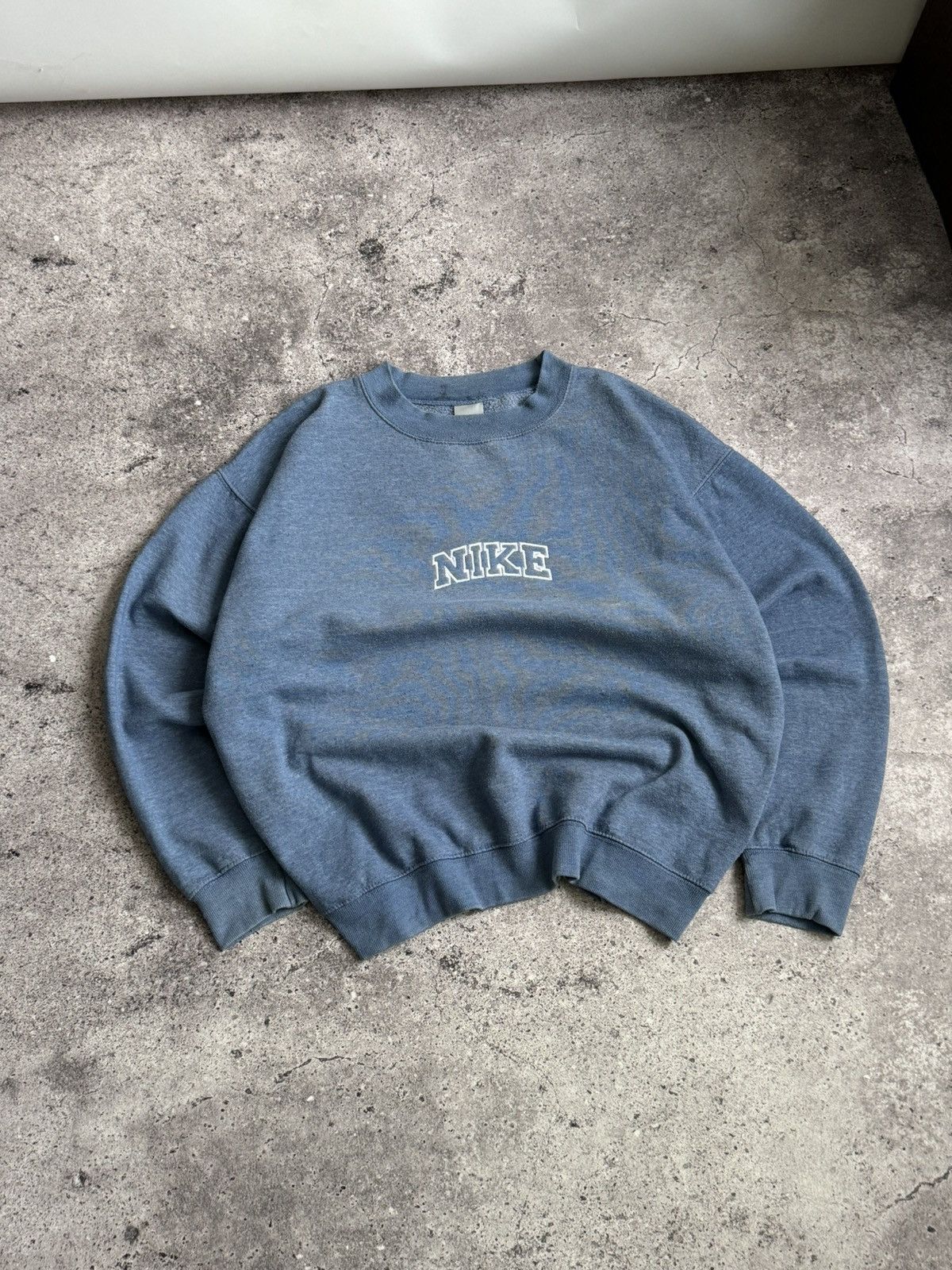 Nike × Vintage Vintage Nike oversized center logo Y2K sweatshirt Size US XL / EU 56 / 4 - 2 Thumbnail