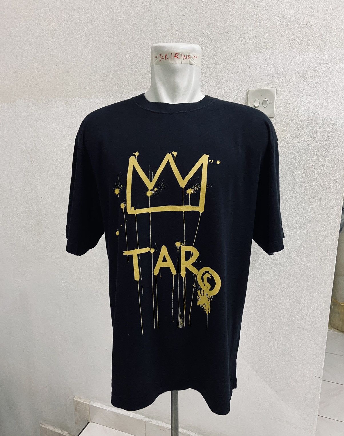 Jean-Michel Basquiat × Uniqlo JEAN MICHEL BASQUIAT x Uniqlo TEE Size US L / EU 52-54 / 3 - 3 Thumbnail