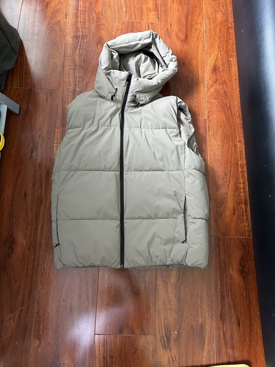 Zara Zara puffer vest Size US M / EU 48-50 / 2 - 1 Thumbnail