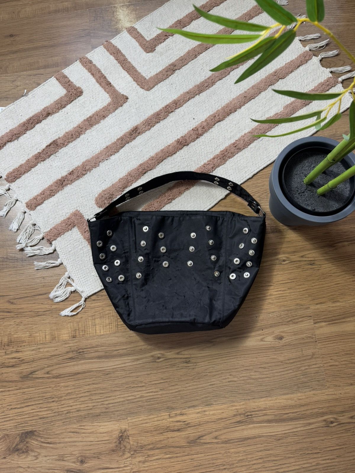 UNITED COLORS OF BENETTON AVANT GARDE BUTTONS BAG